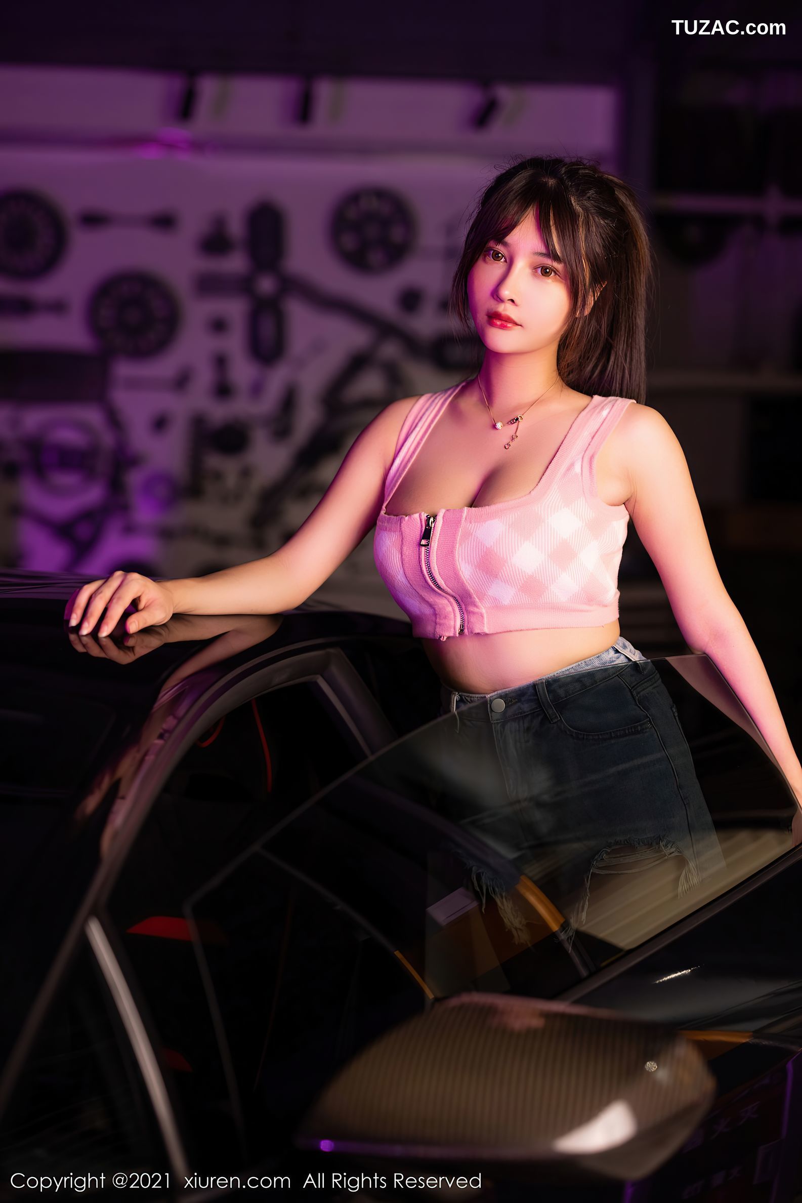 XiuRen秀人网-3725-萌奈子-香车与美人主题性感牛仔短裙-2021.07.28