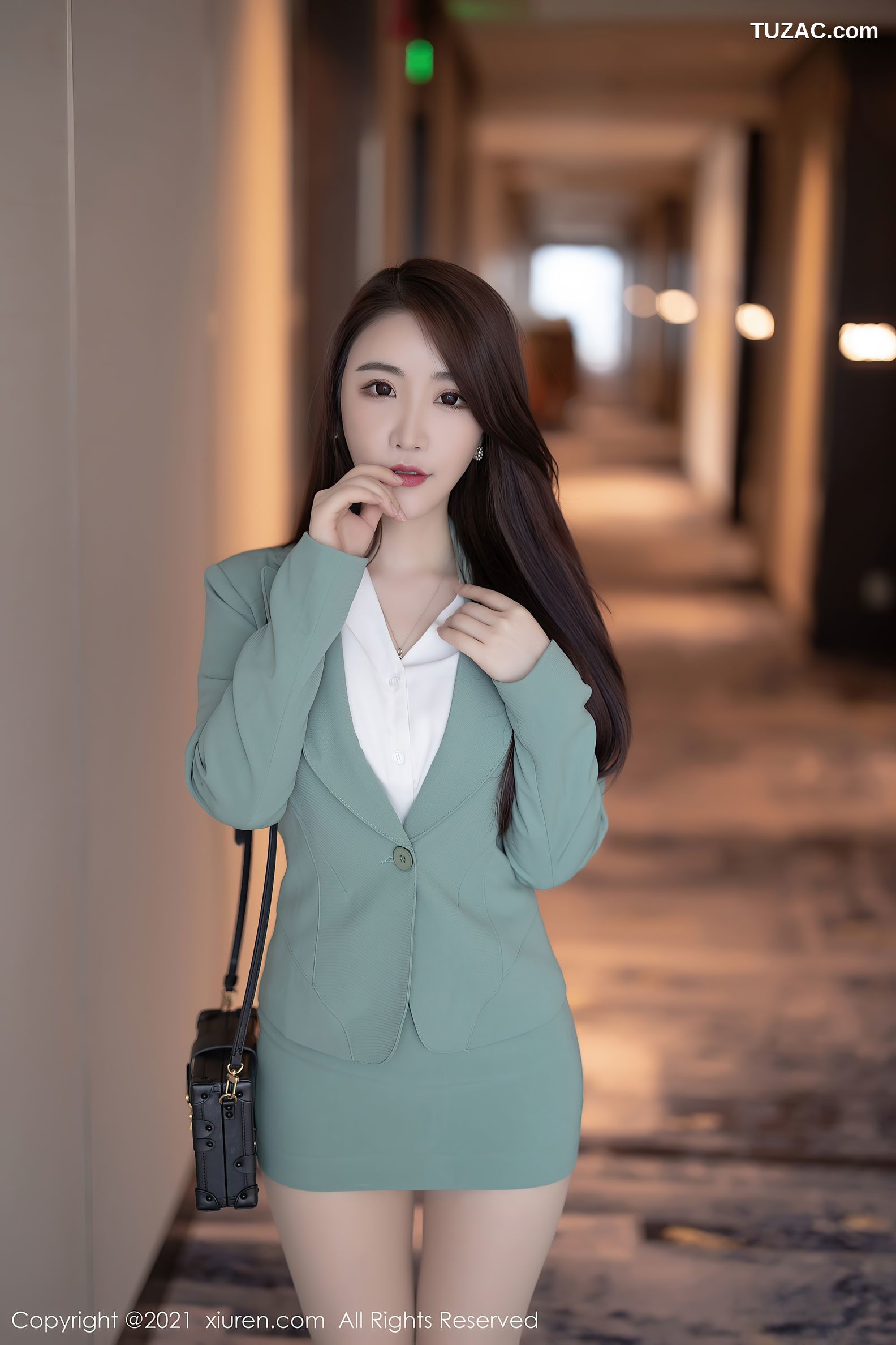 XiuRen秀人网-3728-Cherry绯月樱-江浙沪旅拍职业装性感内衣-2021.07.28