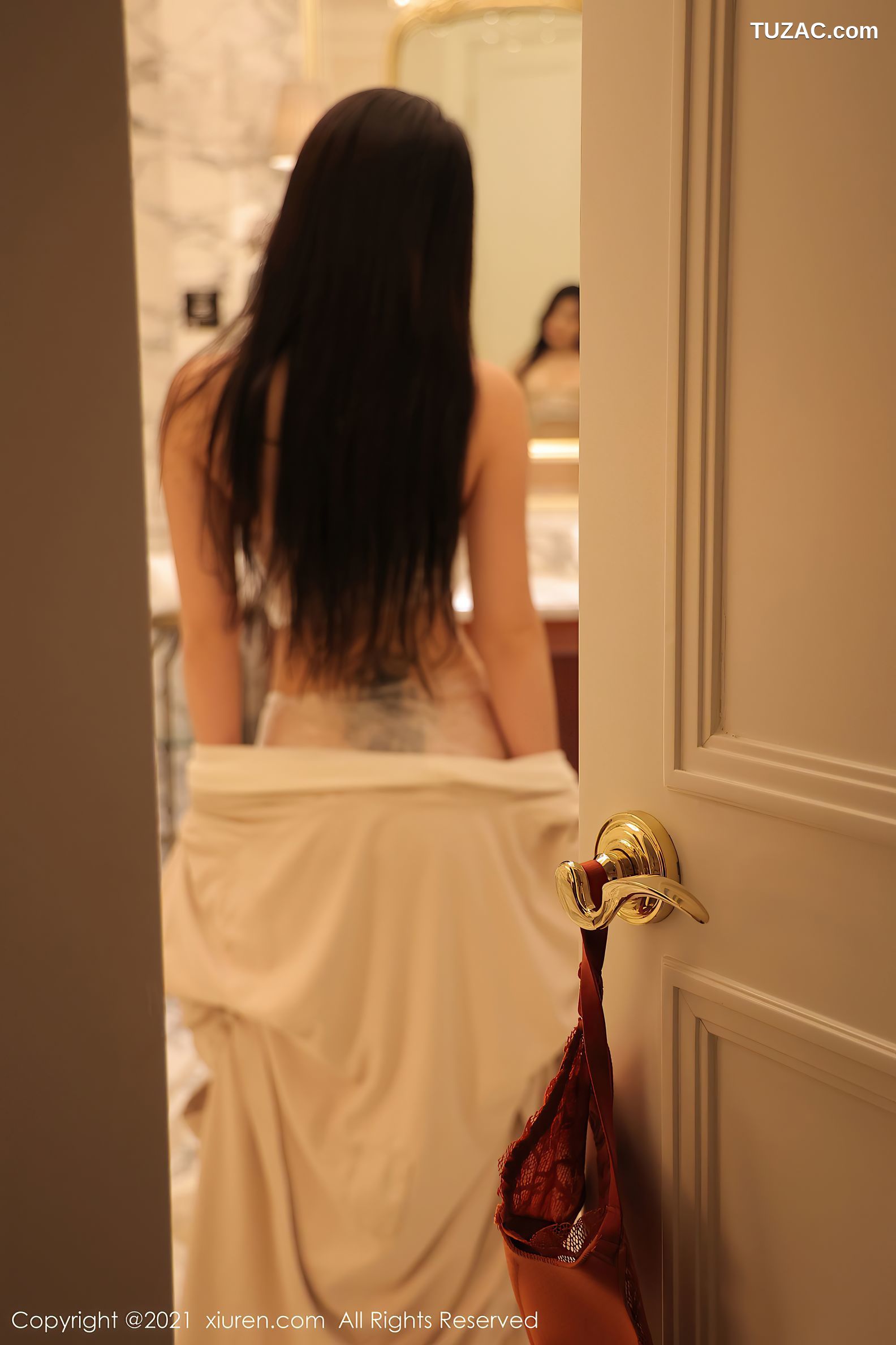 XiuRen秀人网-3735-美七Mia-浴室保鲜膜主题泡泡浴-2021.07.29