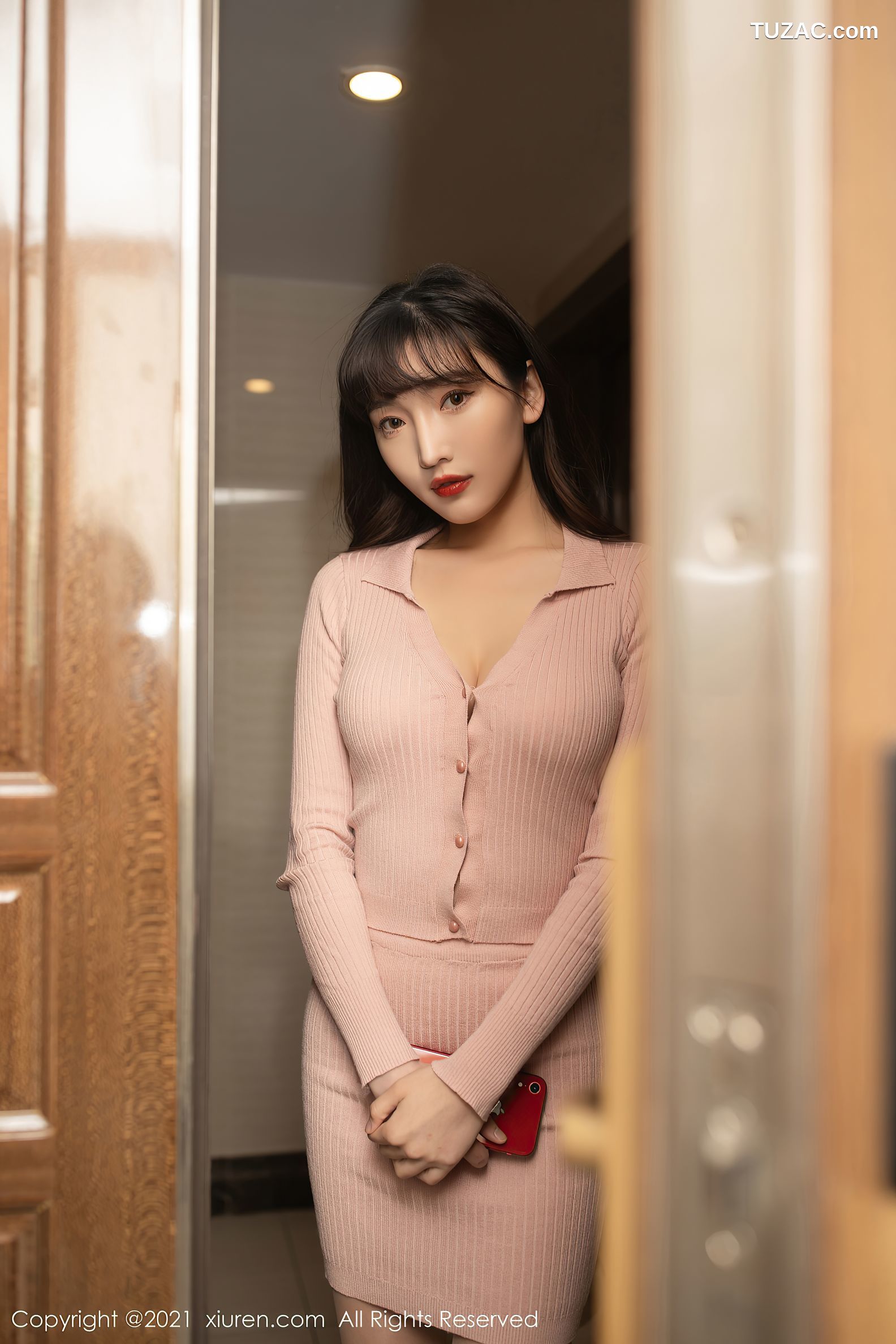 XiuRen秀人网-3736-陆萱萱-成都旅拍粉色毛衣性感内衣-2021.07.29