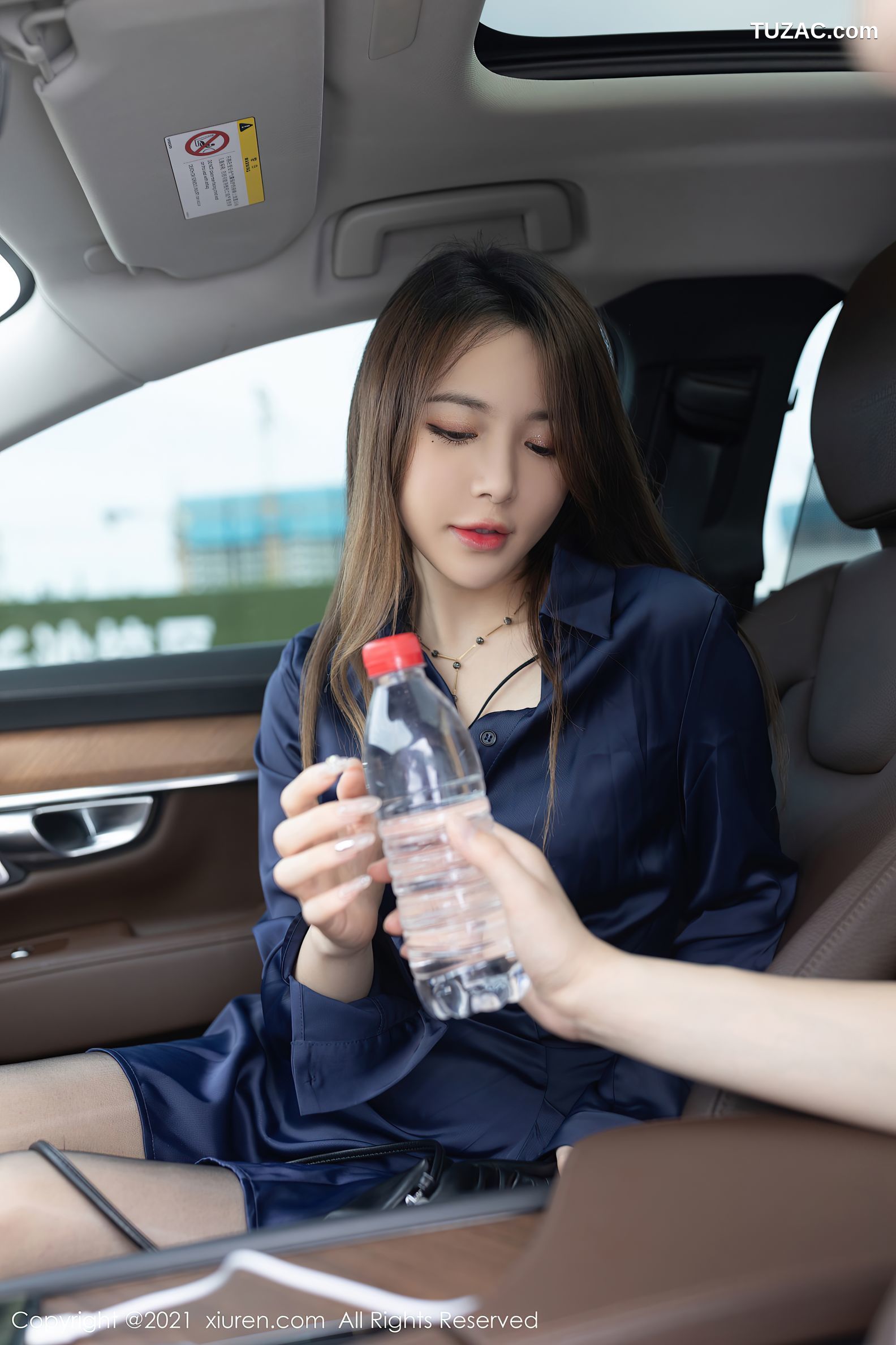 XiuRen秀人网-3739-鱼子酱Fish-顺风车剧情主题豪车内性感内衣-2021.07.30