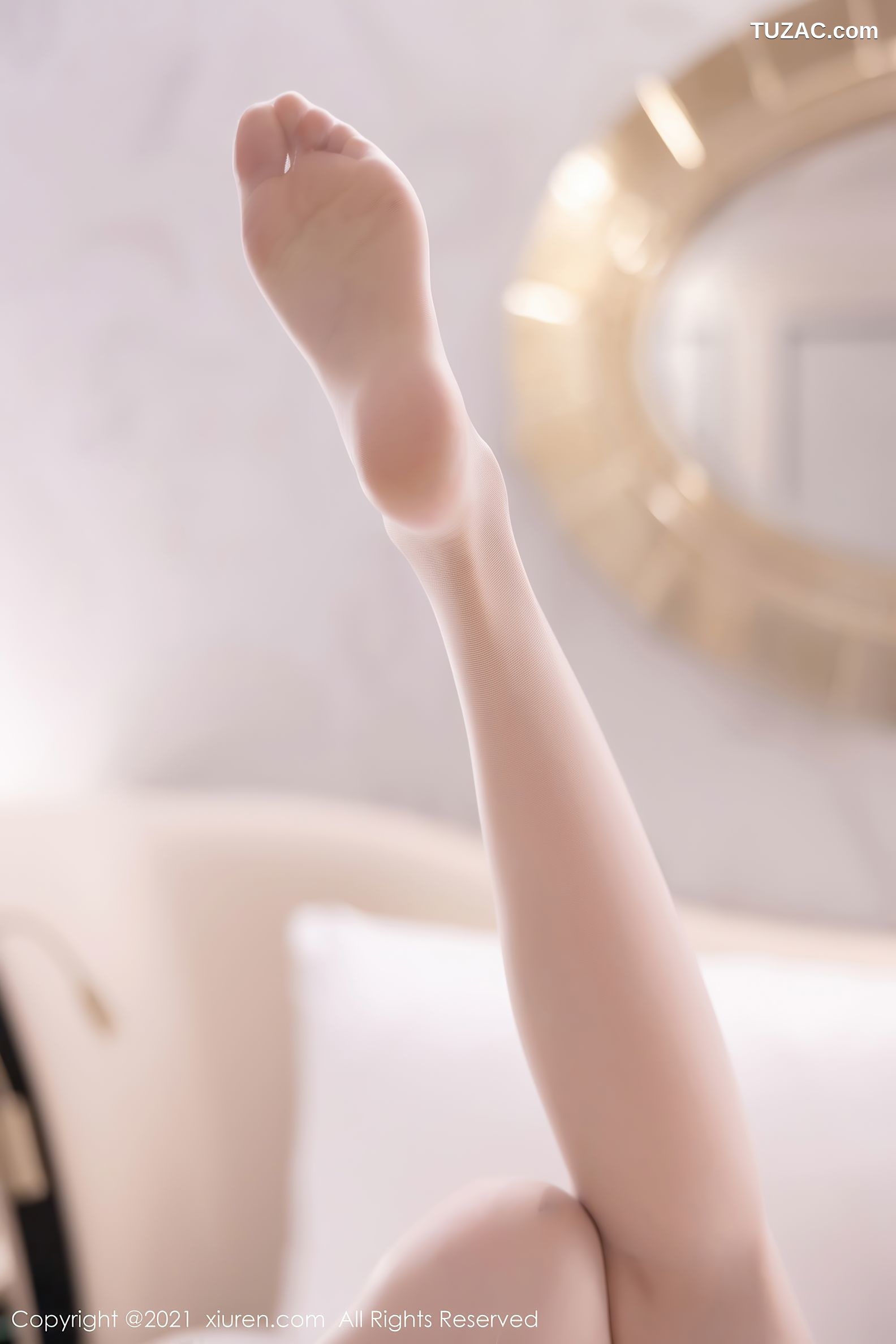 XiuRen秀人网-3787-梦心月-澳门心愿旅拍古韵旗袍超薄肉丝裤袜-2021.08.11