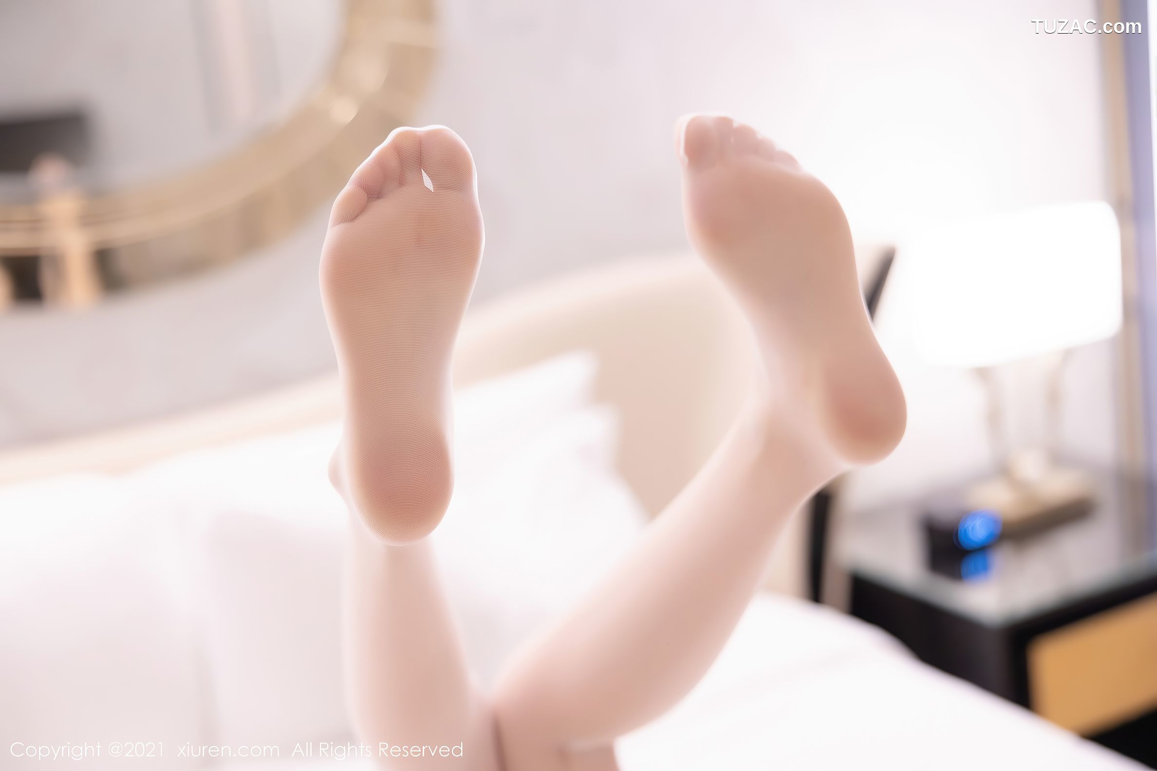 XiuRen秀人网-3787-梦心月-澳门心愿旅拍古韵旗袍超薄肉丝裤袜-2021.08.11