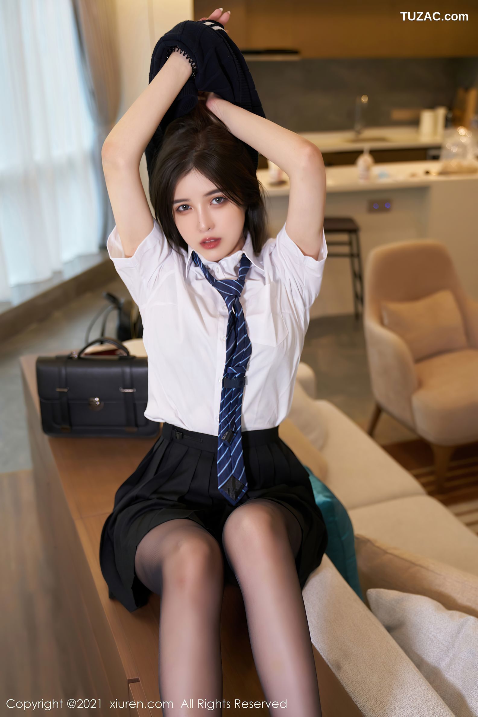XiuRen秀人网-3791-韩静安-清纯学院制服超薄黑丝裤袜-2021.08.12