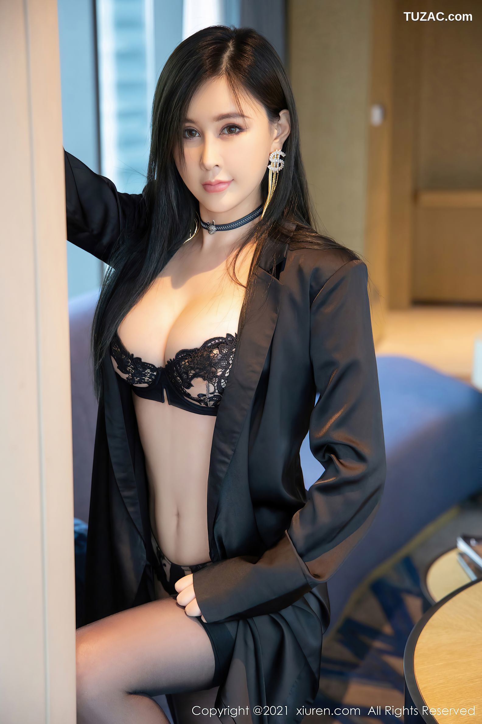 XiuRen秀人网-3806-闫璐璐-魅惑黑色服饰黑丝裤袜-2021.08.17
