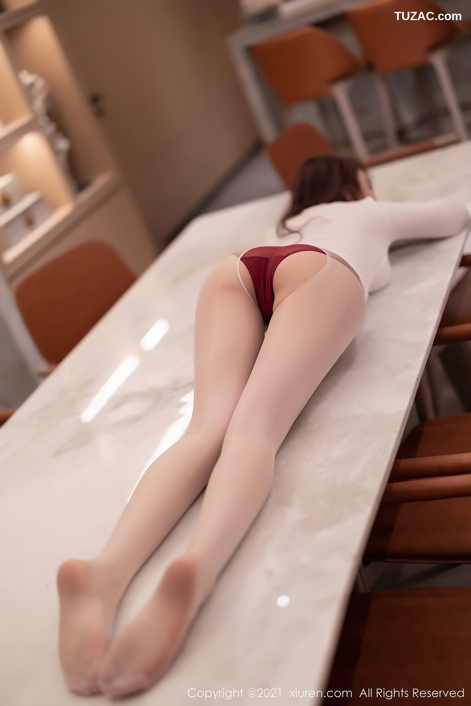 XiuRen秀人网-3816-Cherry绯月樱-江浙沪旅拍白色紧身服饰肉丝裤袜-2021.08.18