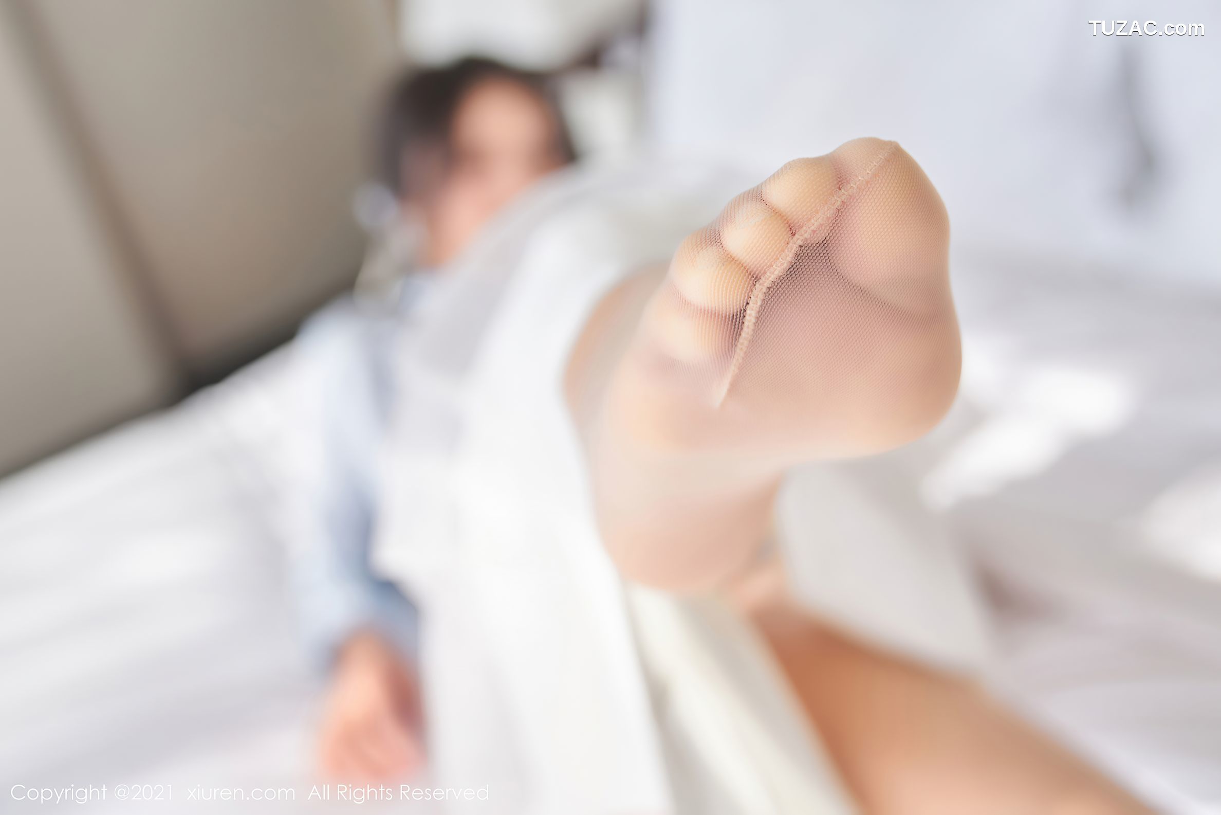 XiuRen秀人网-3817-尹菲-云南旅拍职业装OL主题粉色镂空内衣-2021.08.18