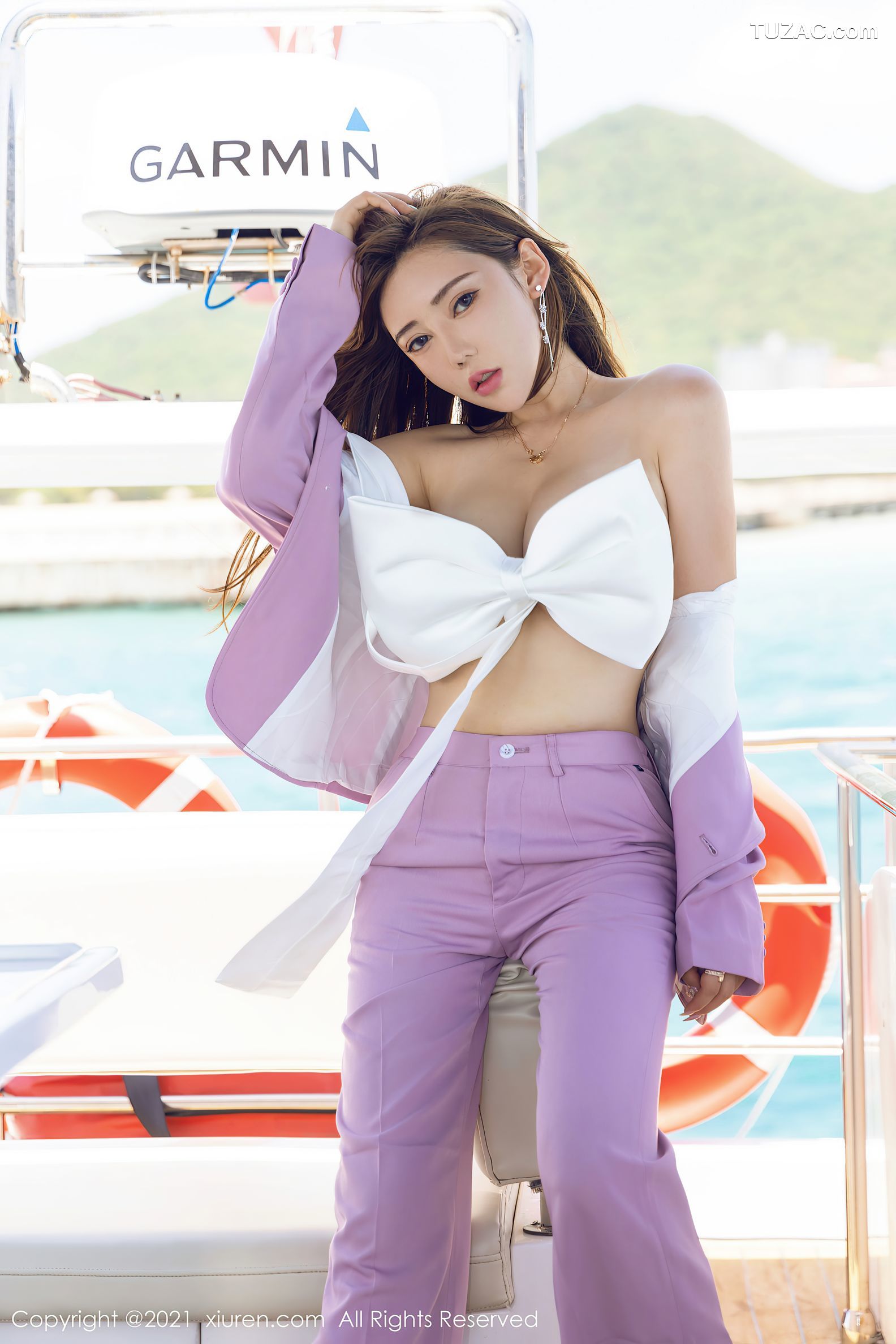 XiuRen秀人网-3833-萌汉药baby-澳门旅拍游艇主题蝴蝶结内衣-2021.08.23
