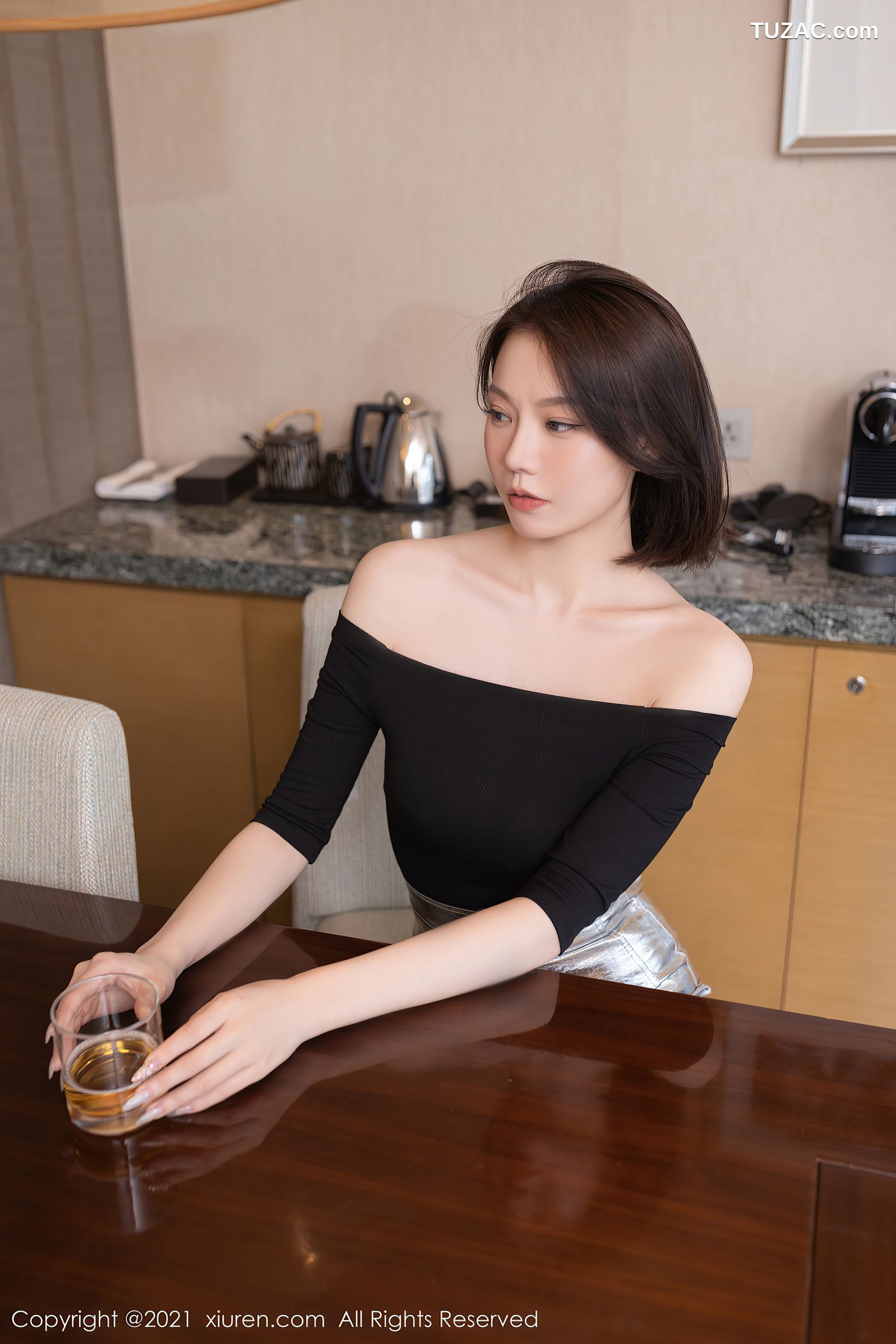 XiuRen秀人网-3871-安然Maleah-人妻主题超薄黑丝裤袜-2021.08.30