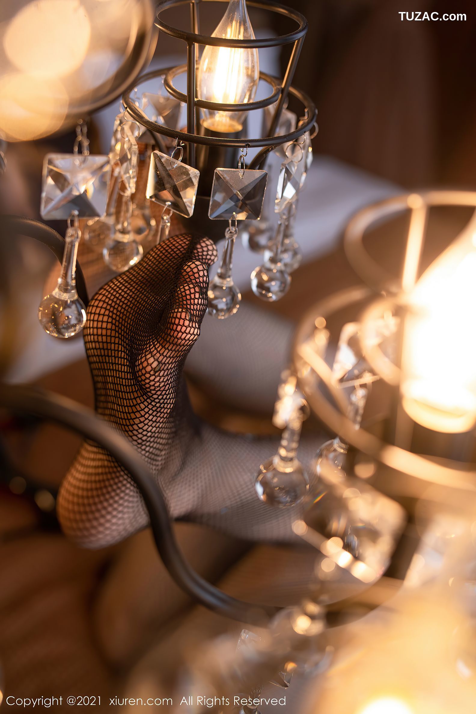 XiuRen秀人网-3880-顾乔楠Cora-御姐风美足主题连档裤网袜-2021.09.01