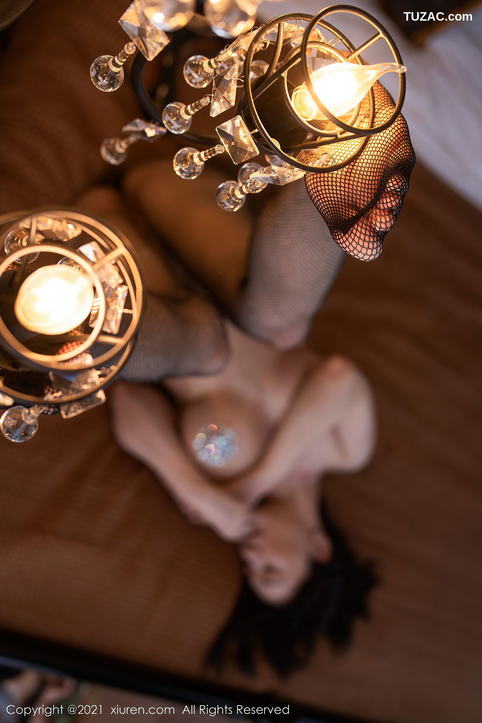 XiuRen秀人网-3880-顾乔楠Cora-御姐风美足主题连档裤网袜-2021.09.01