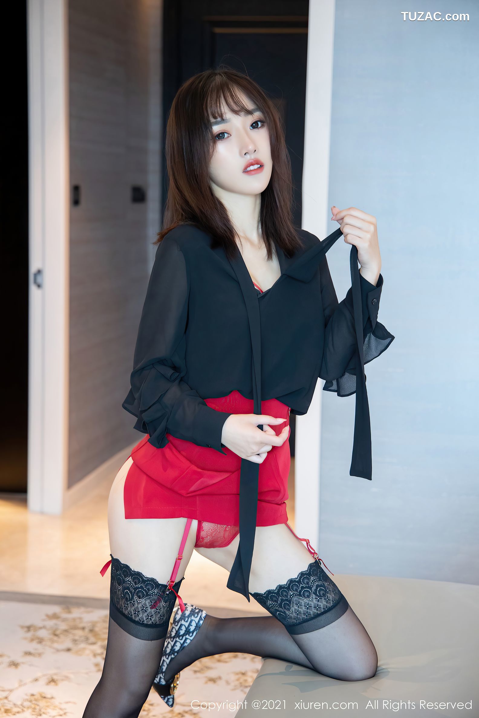 XiuRen秀人网-3881-西门小玉-猩红镂空情趣内衣黑丝吊带袜-2021.09.01