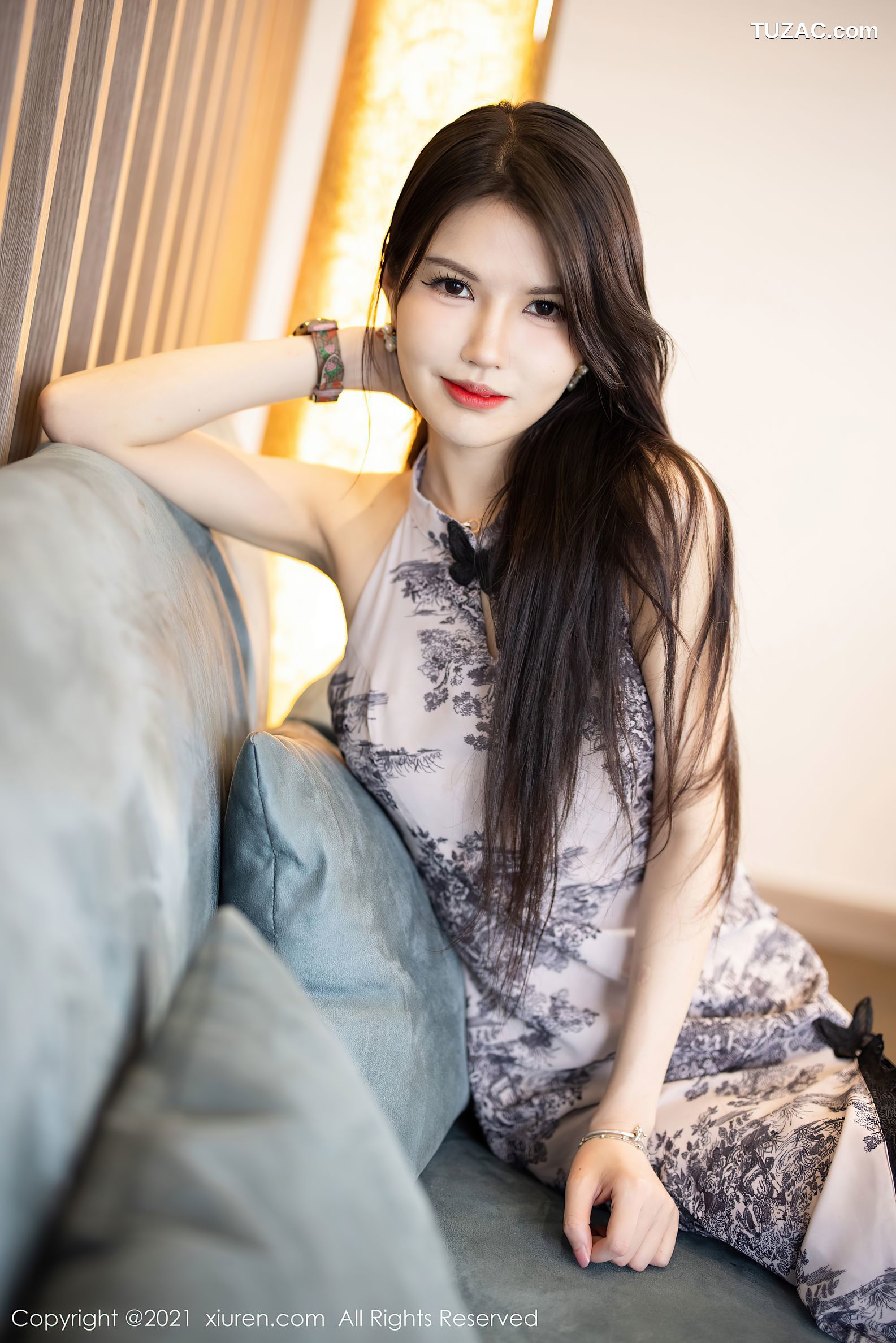 XiuRen秀人网-3887-媛媛酱belle-杭州旅拍典雅古韵旗袍黑丝裤袜魅惑-2021.09.02