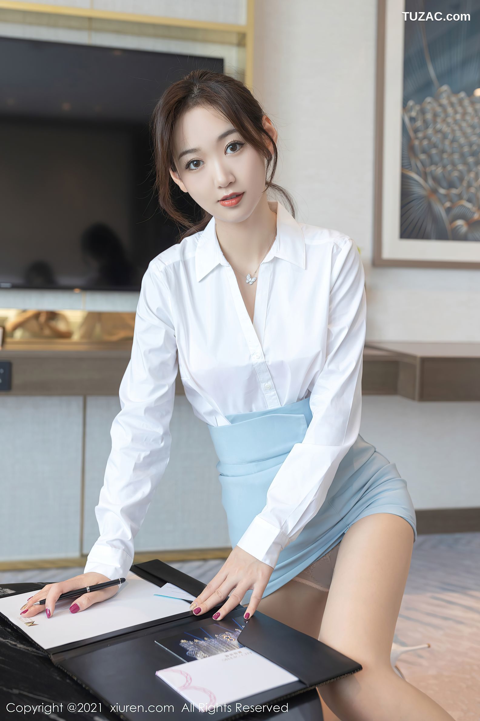 XiuRen秀人网-3917-唐安琪-客户经理主题职业装性感肉色内衣-2021.09.08