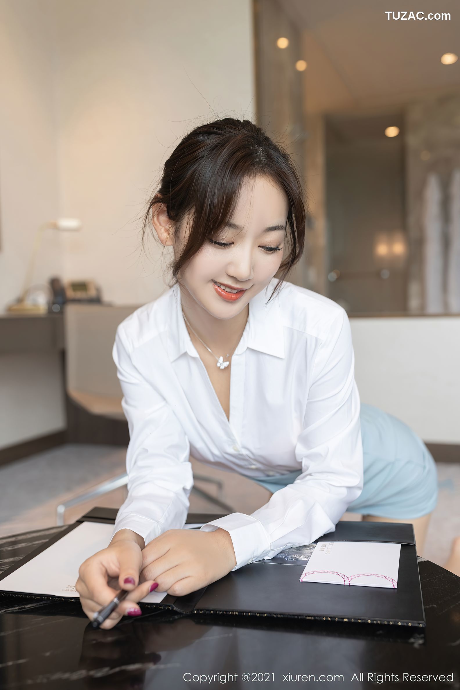 XiuRen秀人网-3917-唐安琪-客户经理主题职业装性感肉色内衣-2021.09.08