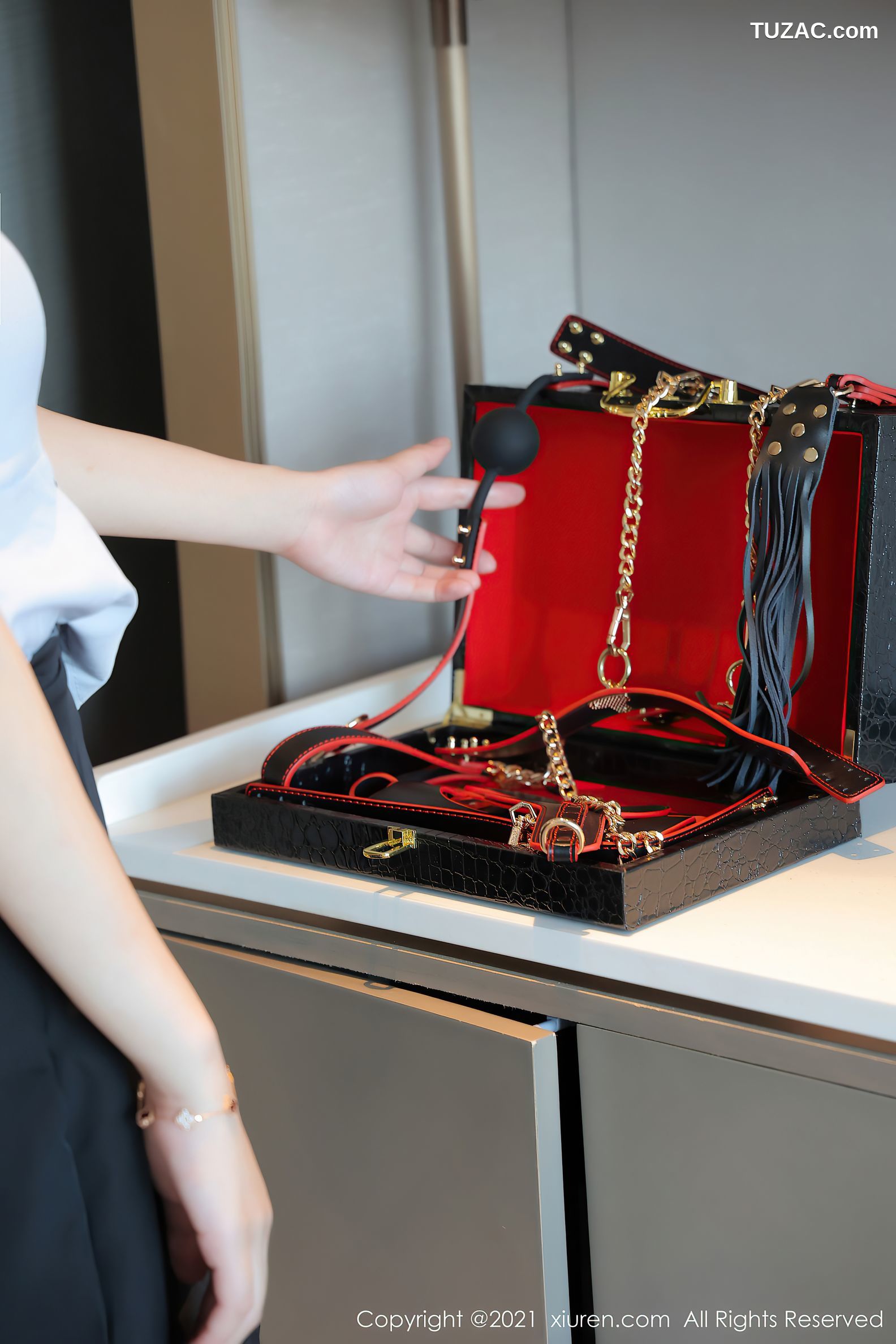 XiuRen秀人网-3918-Summer宝宝-性感白衬衫黑短裙-2021.09.09