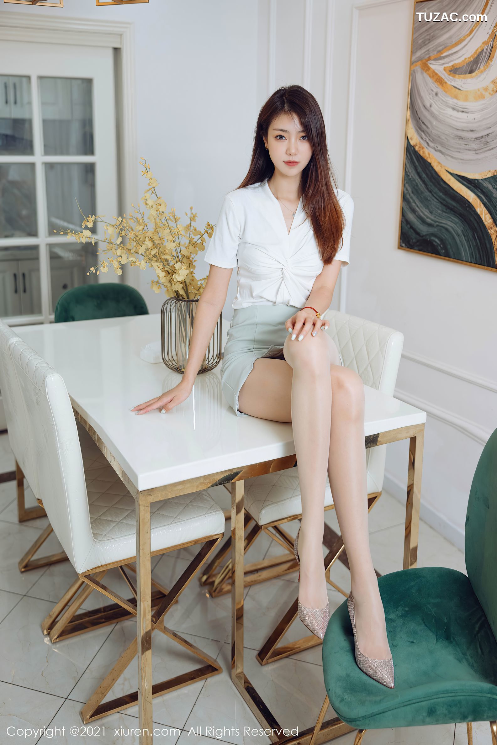 XiuRen秀人网-3924-可樂Vicky-淡雅都市OL主题超薄肉丝裤袜-2021.09.09