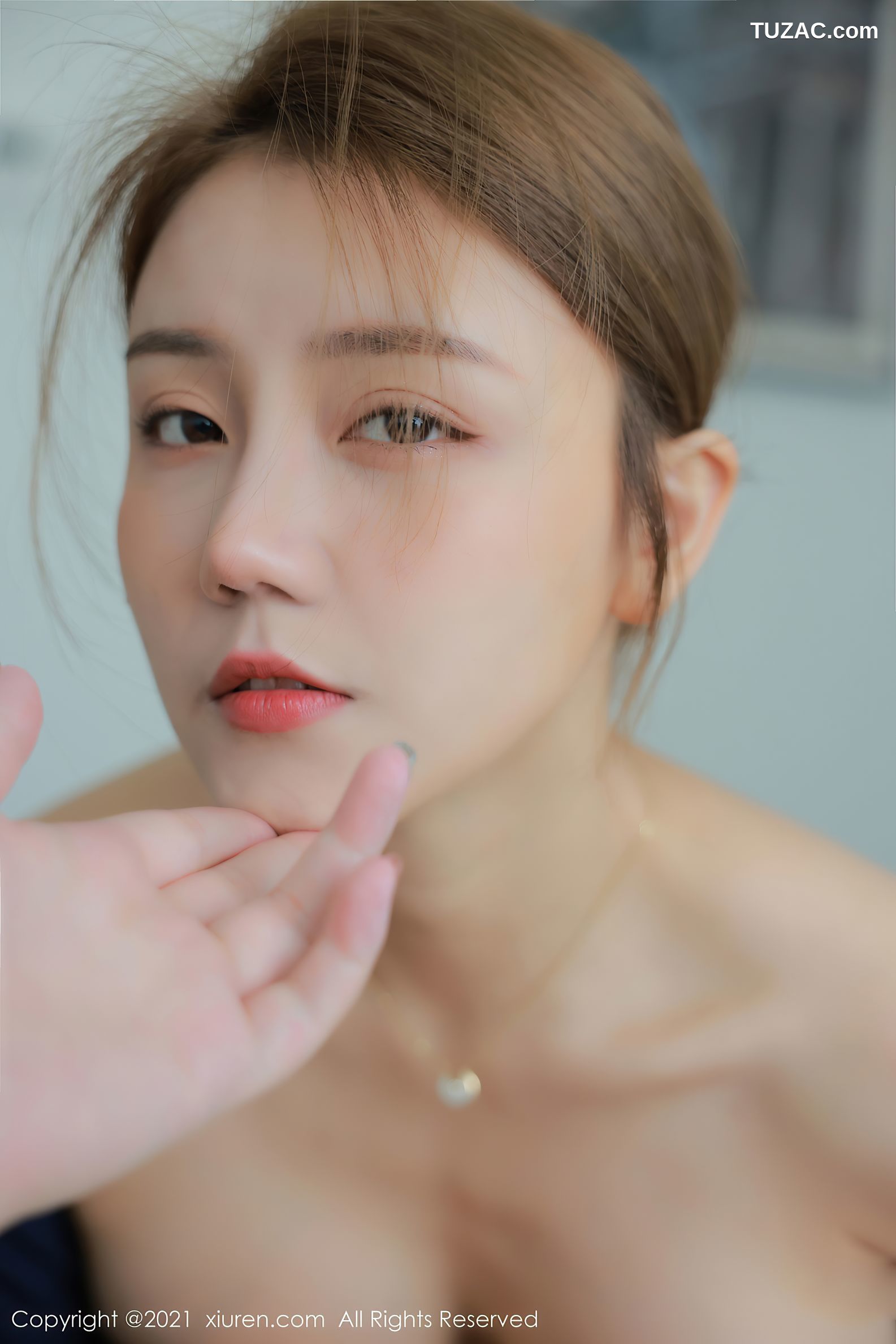 XiuRen秀人网-3933-夏西CiCi-澳门旅拍实习空姐剧情主题超薄黑丝-2021.09.13