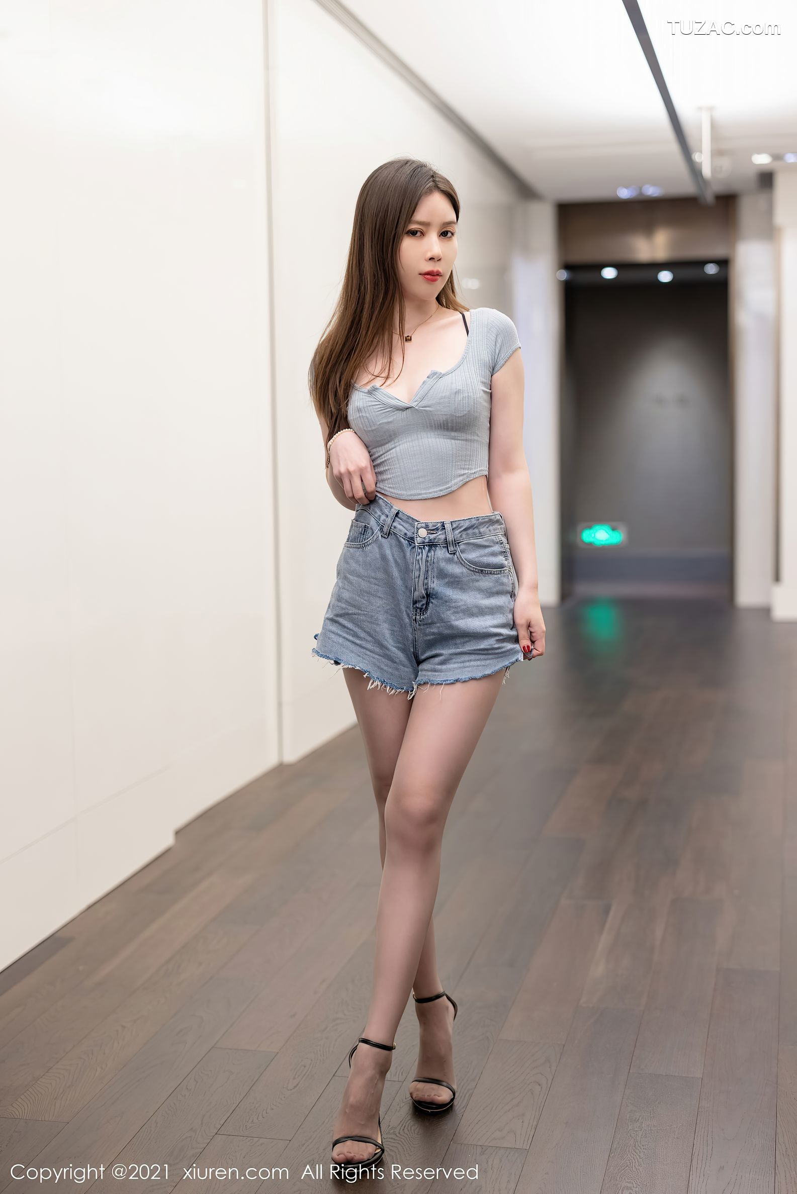 XiuRen秀人网-3939-吴雪瑶-超A牛仔短裤性感黑色内衣-2021.09.14