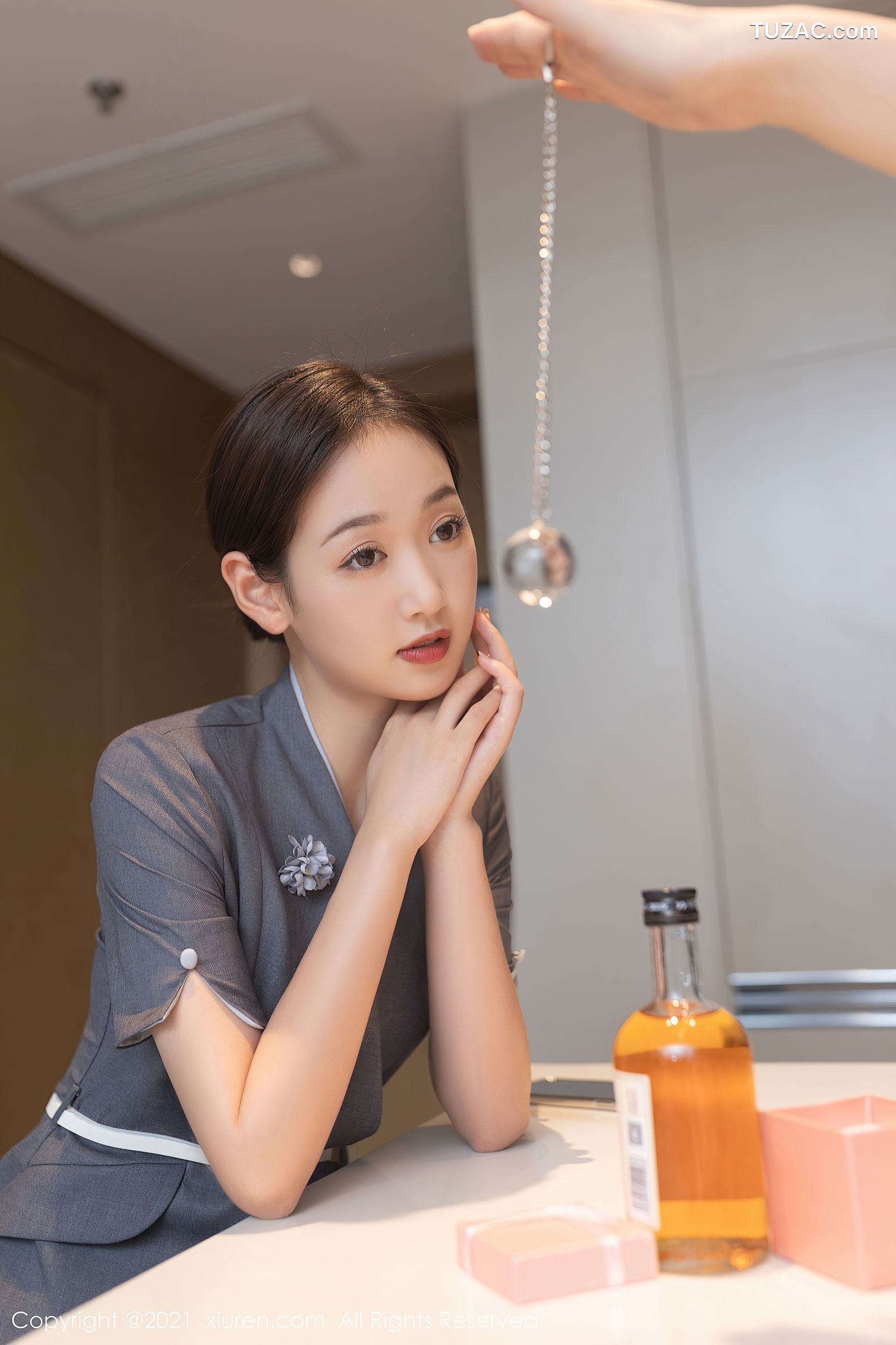 XiuRen秀人网-3943-唐安琪-催眠主题职业装蕾丝内衣黑丝裤袜-2021.09.14