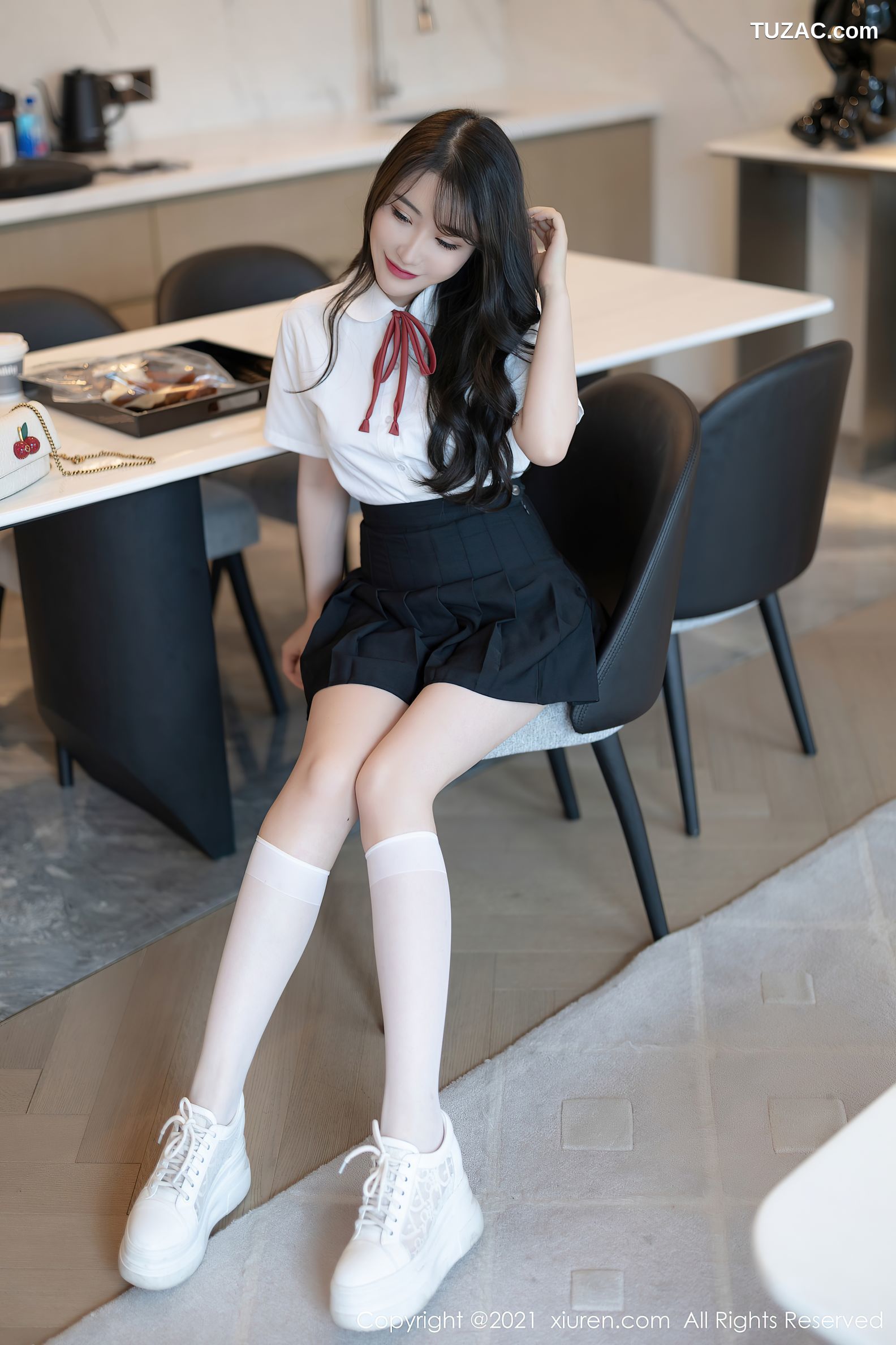 XiuRen秀人网-3960-Cherry绯月樱-深圳旅拍JK制服性感内衣-2021.09.16