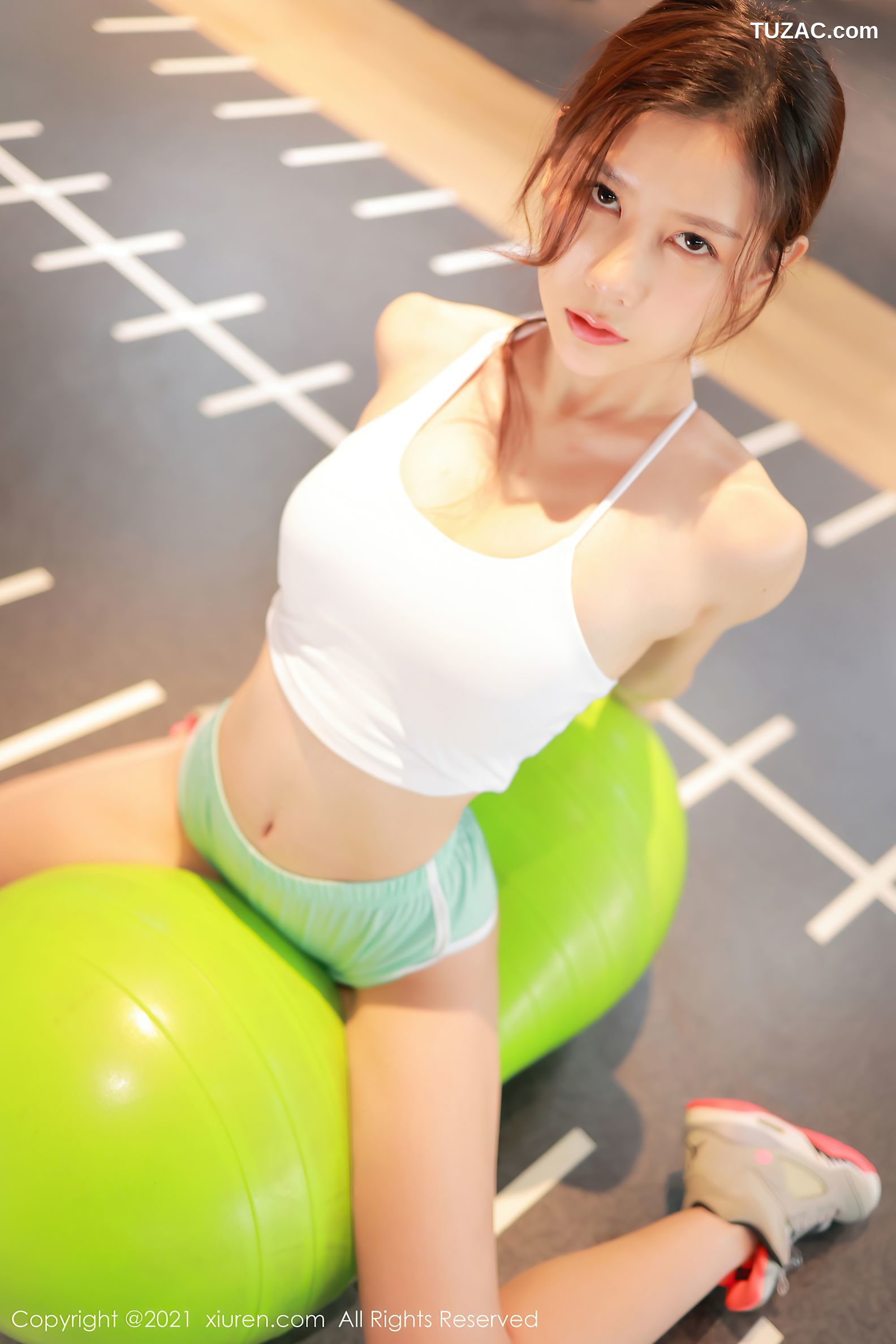 XiuRen秀人网-3970-尹甜甜-健身房轻透迷人运动内衣-2021.09.18