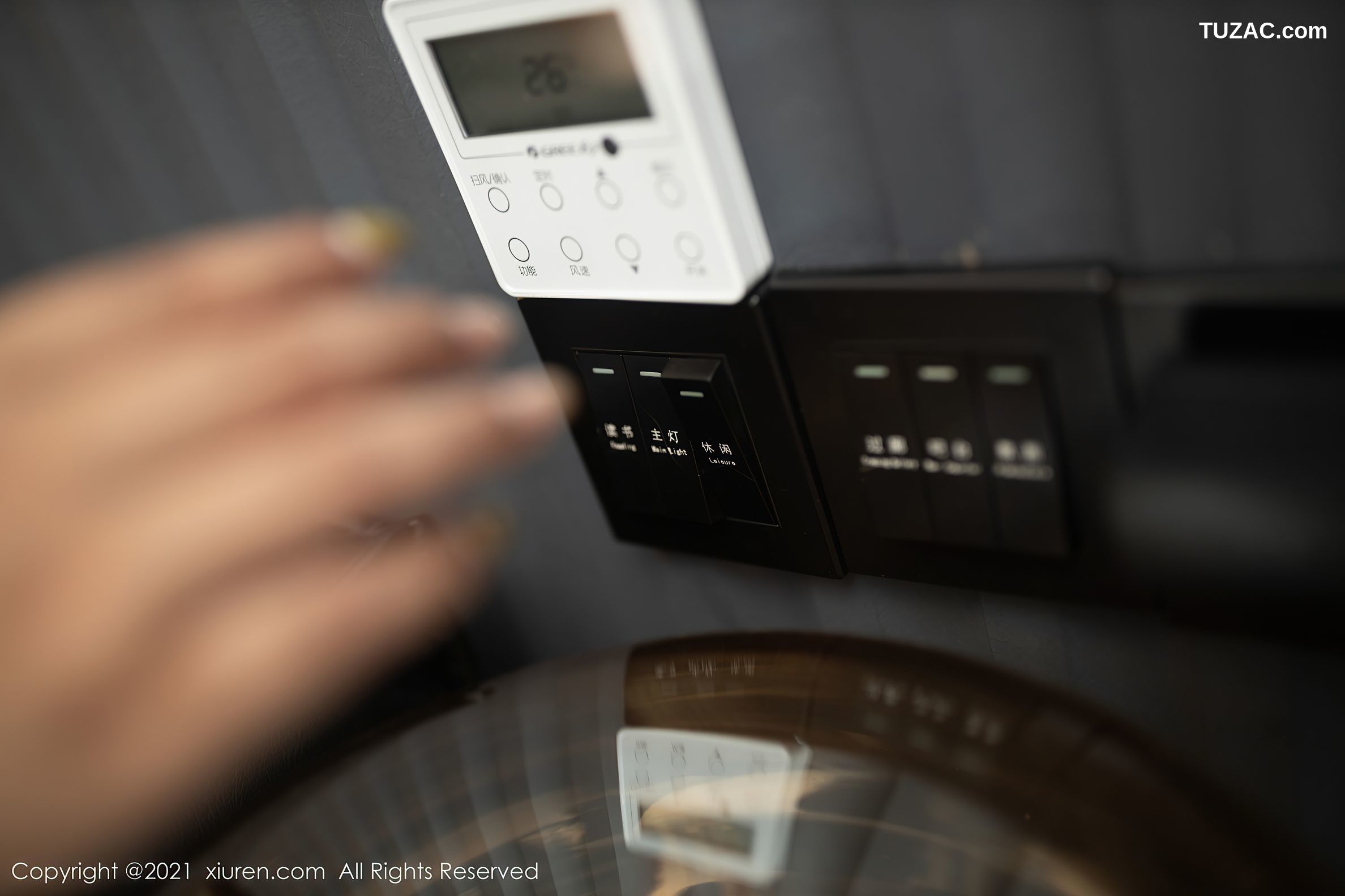 XiuRen秀人网-3972-鱼子酱Fish-江浙沪旅拍半性感粉色内衣-2021.09.18