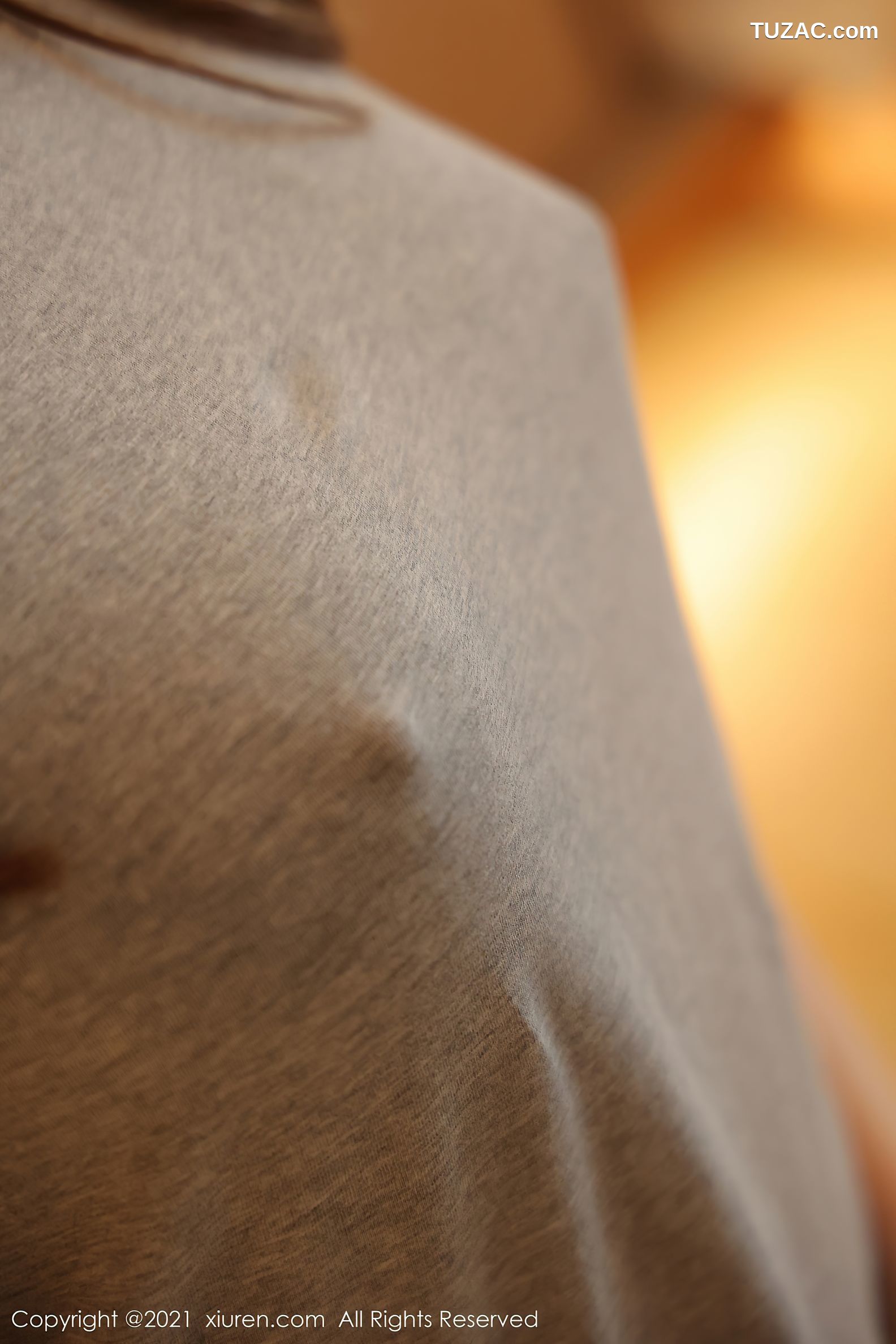 XiuRen秀人网-3974-豆瓣酱-沙发超薄肉丝裤袜-2021.09.22