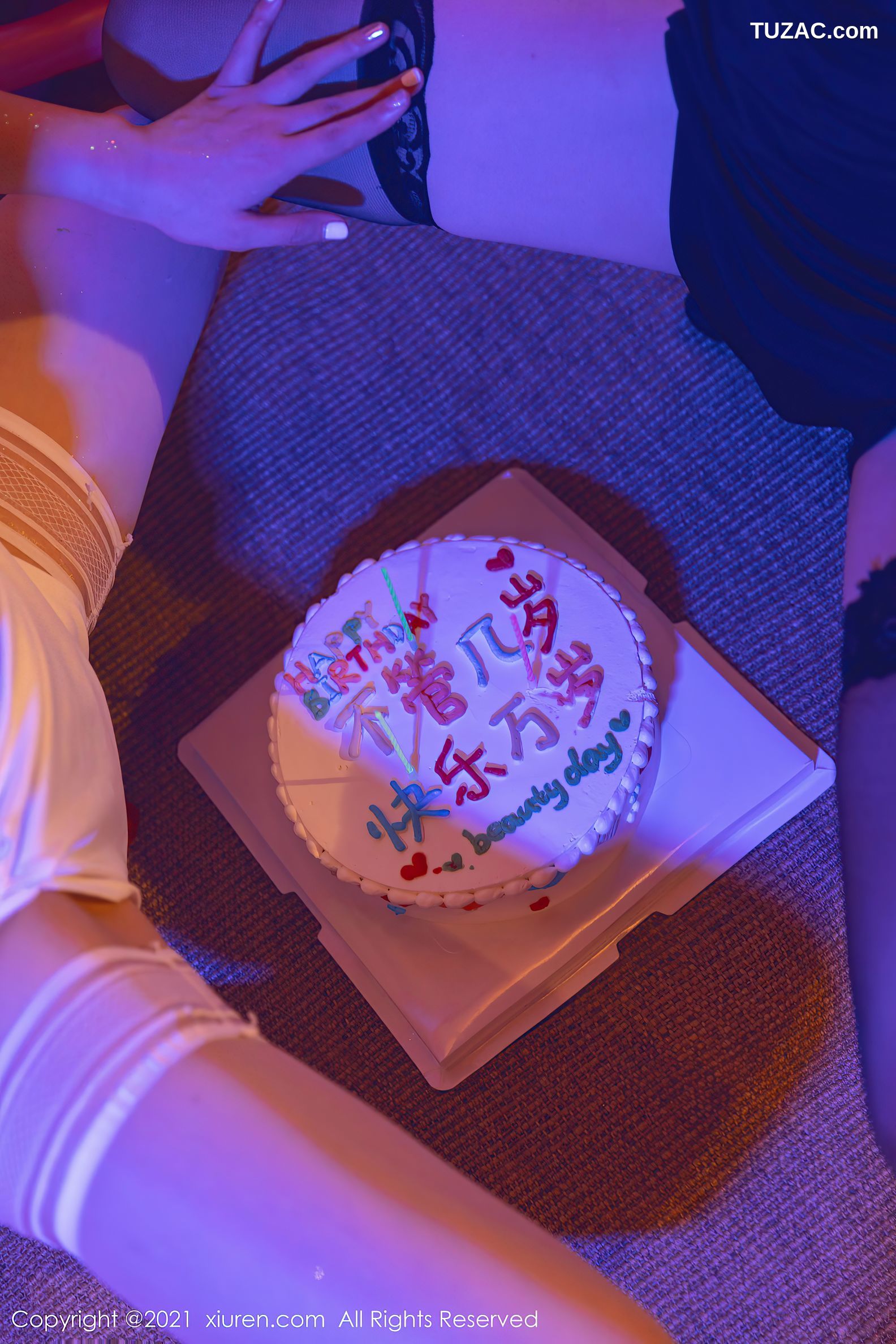XiuRen秀人网-4025-王雨纯-朱可儿-生日party主题暗色灯光下-2021.09.30