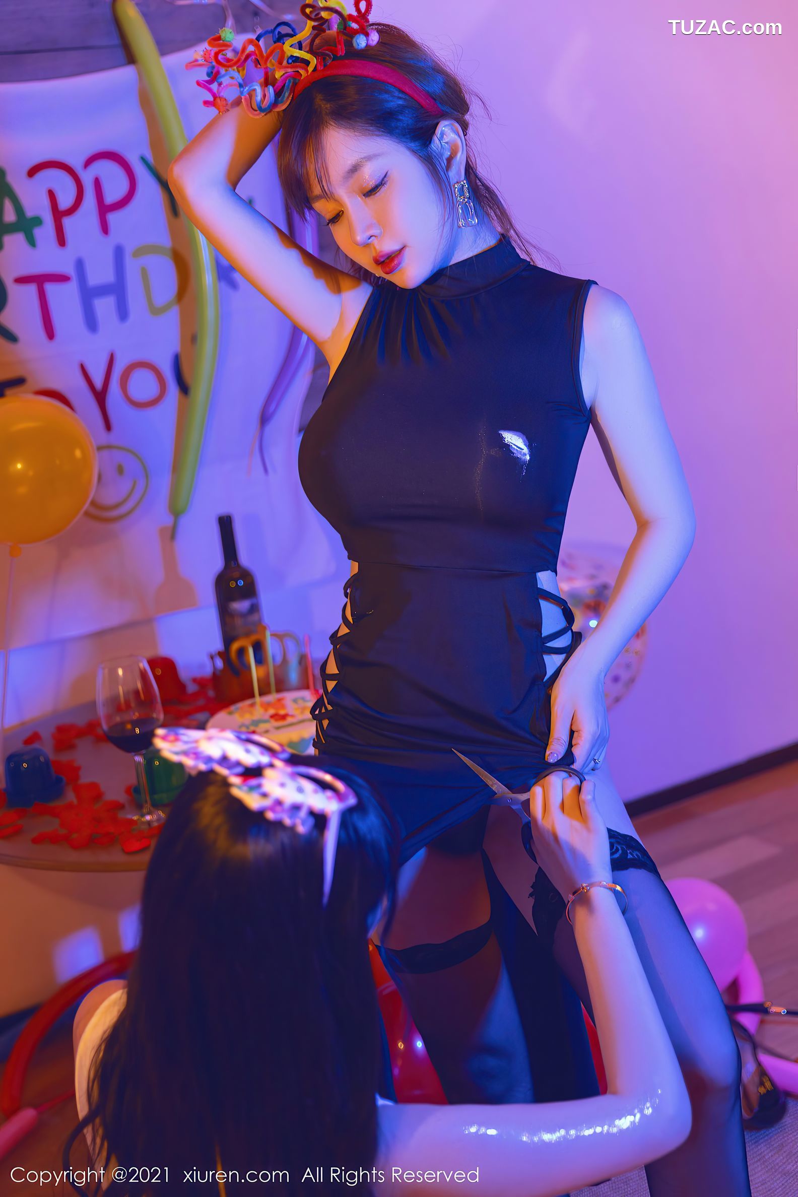 XiuRen秀人网-4025-王雨纯-朱可儿-生日party主题暗色灯光下-2021.09.30