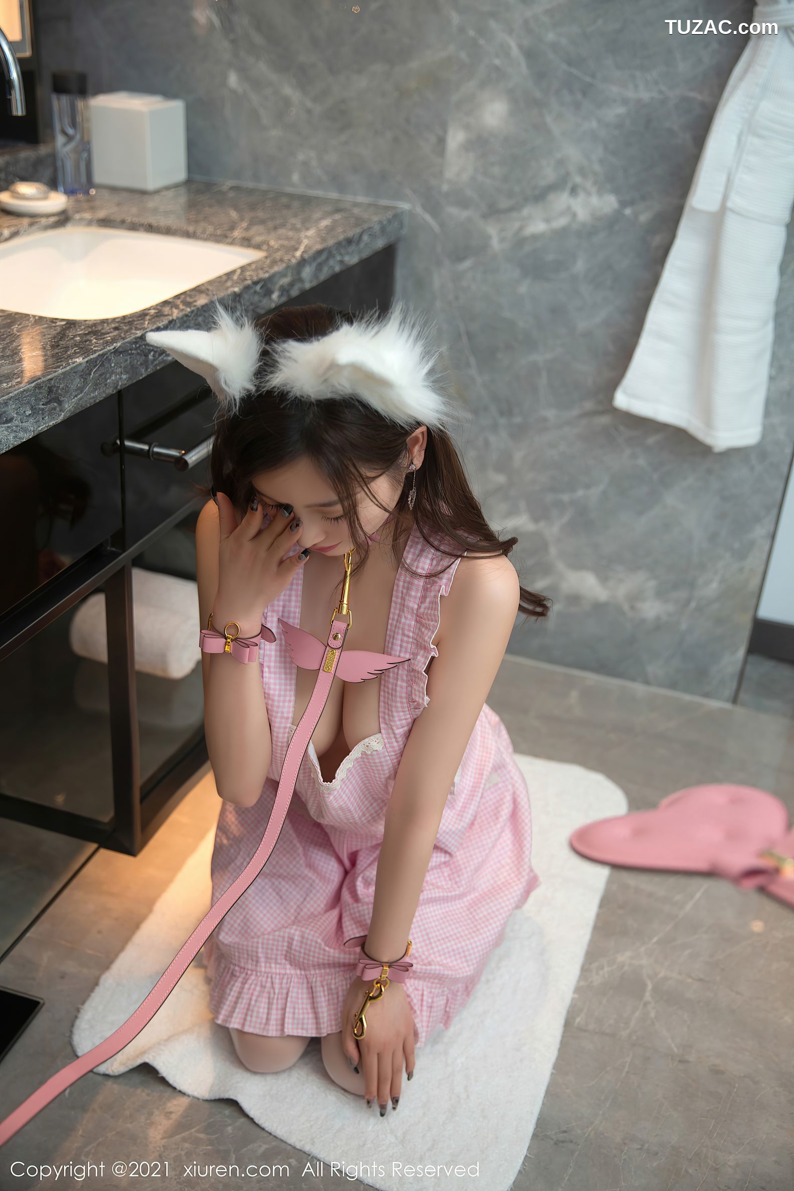 XiuRen秀人网-4028-杨晨晨Yome-猫女郎女仆装蕾丝袜-2021.10.02