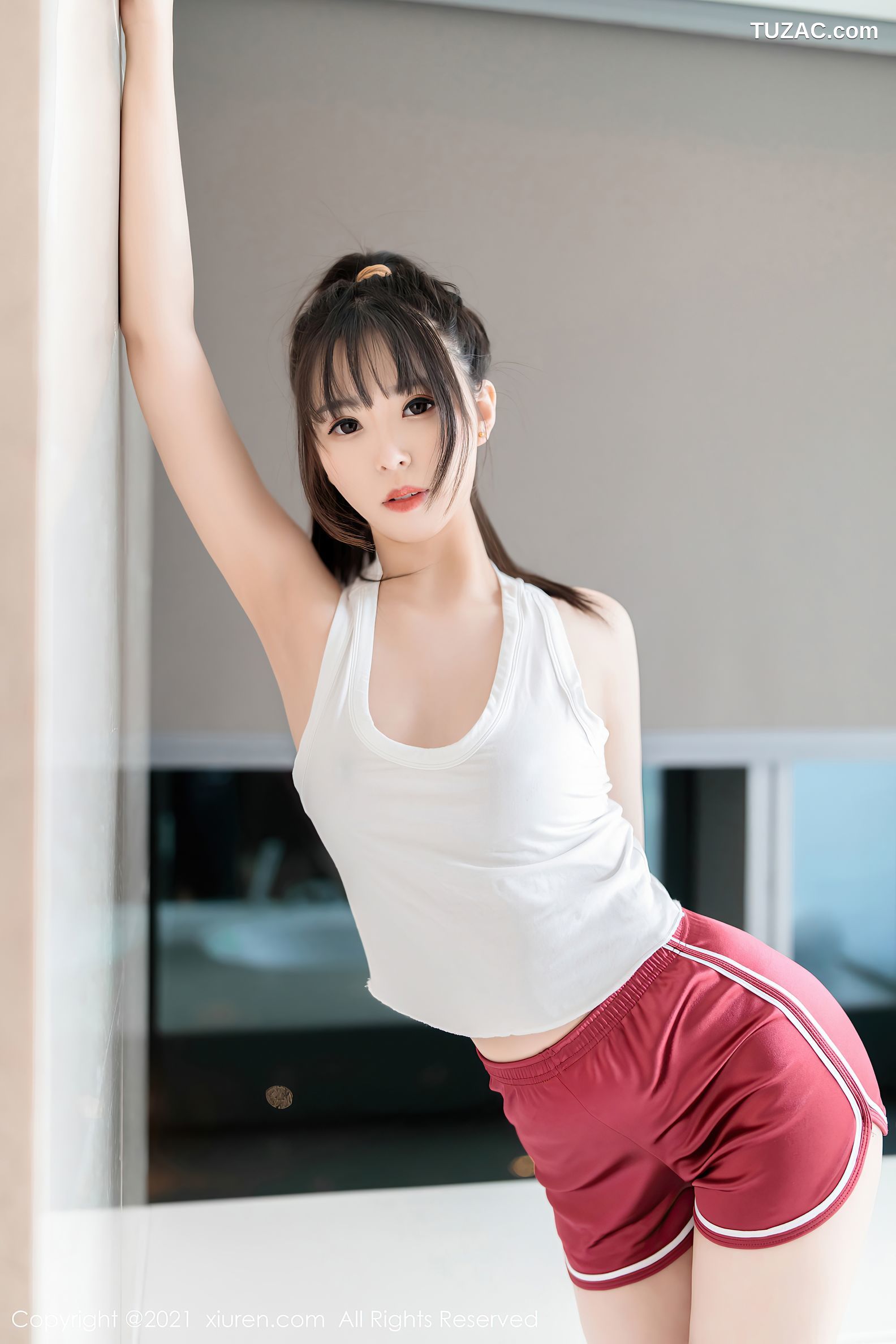 XiuRen秀人网-4030-小波多-居家女友服饰白背心红短裤-2021.10.08