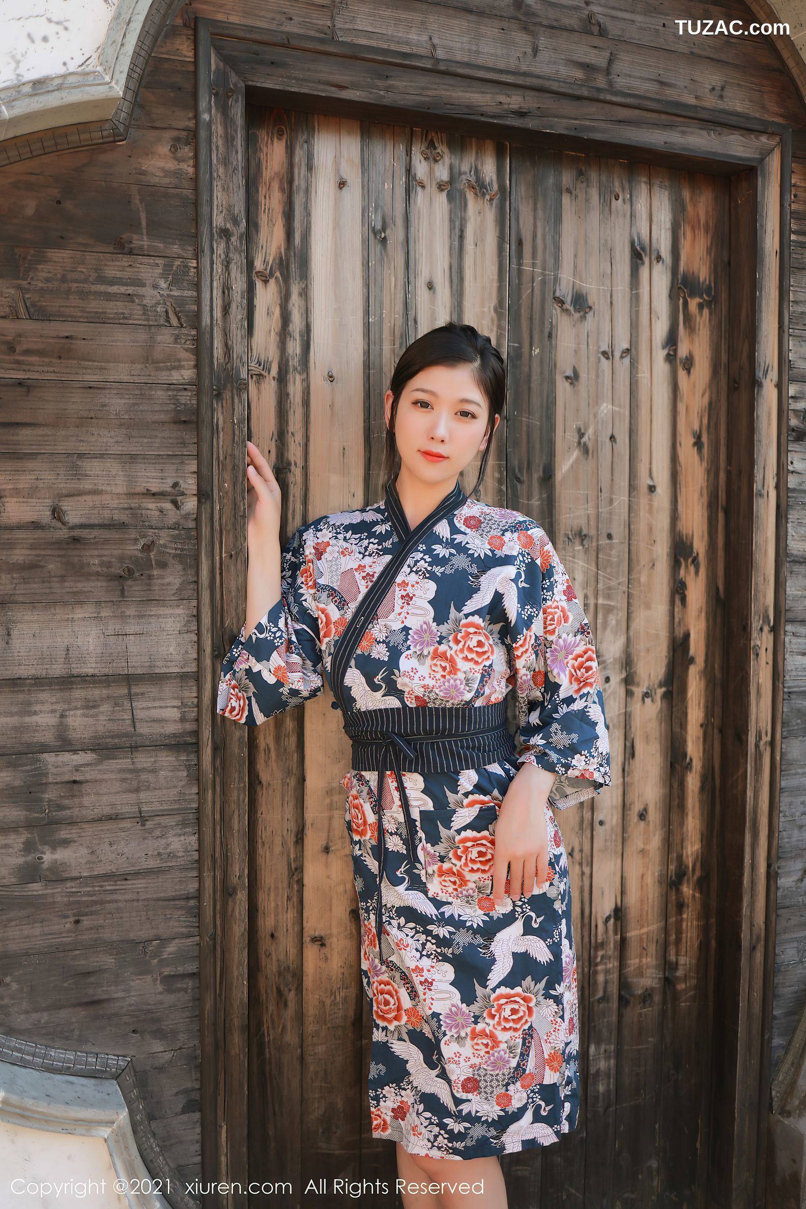 XiuRen秀人网-4032-李雅柔182CM-大理旅拍户外和服豪乳血滴子遮点红绳捆绑-2021.10.08