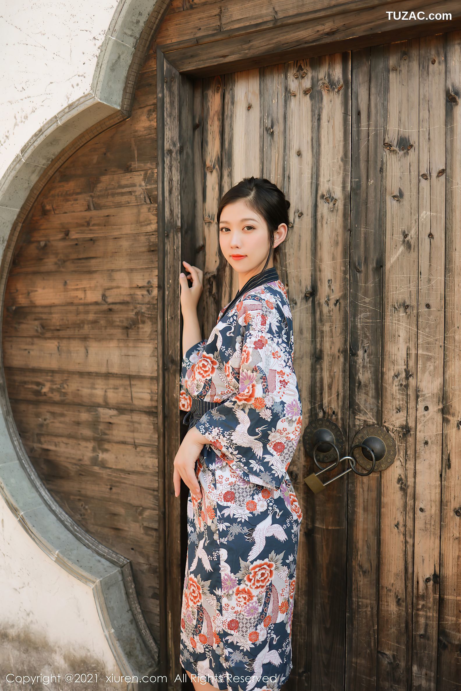 XiuRen秀人网-4032-李雅柔182CM-大理旅拍户外和服豪乳血滴子遮点红绳捆绑-2021.10.08