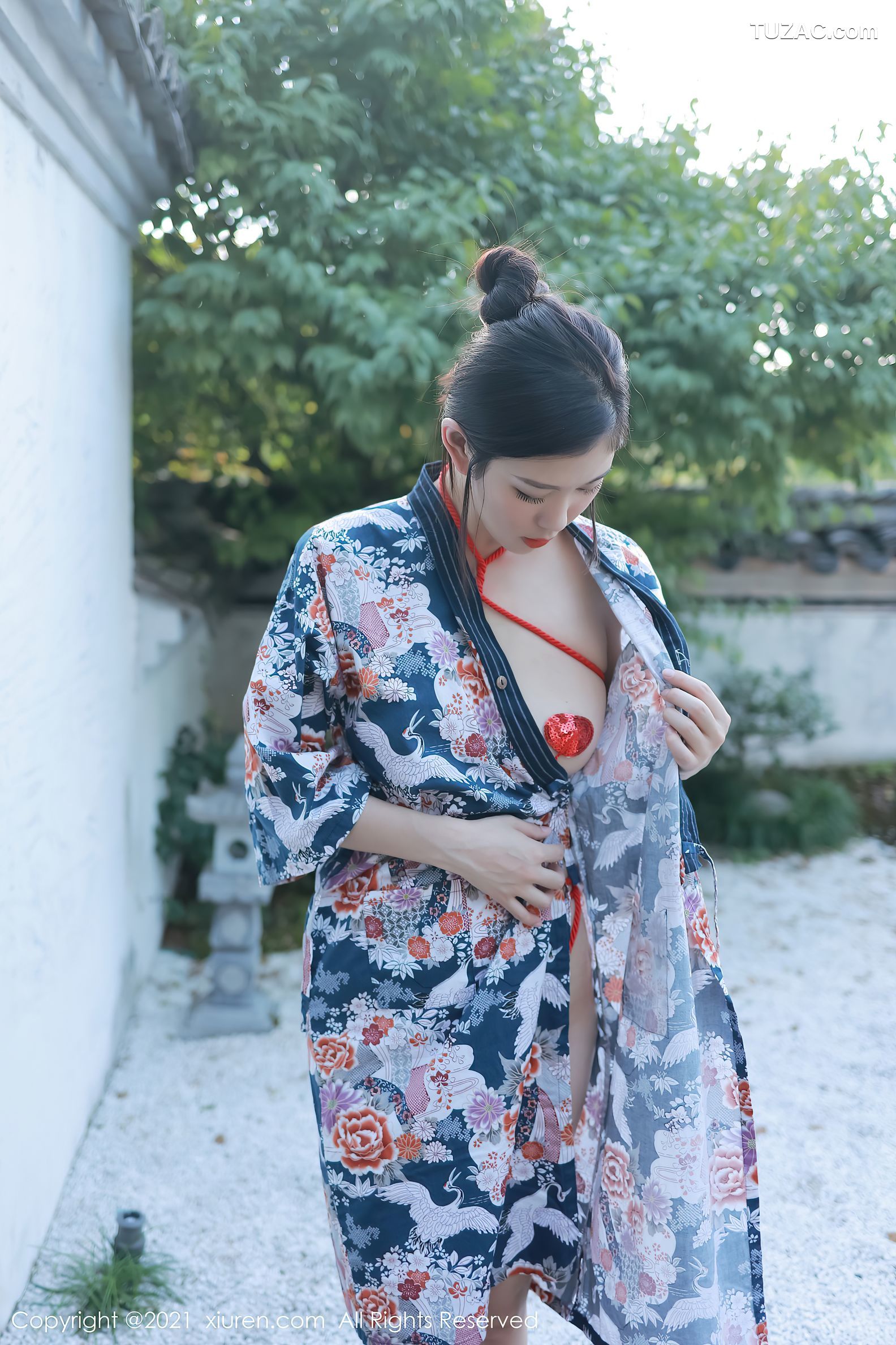 XiuRen秀人网-4032-李雅柔182CM-大理旅拍户外和服豪乳血滴子遮点红绳捆绑-2021.10.08