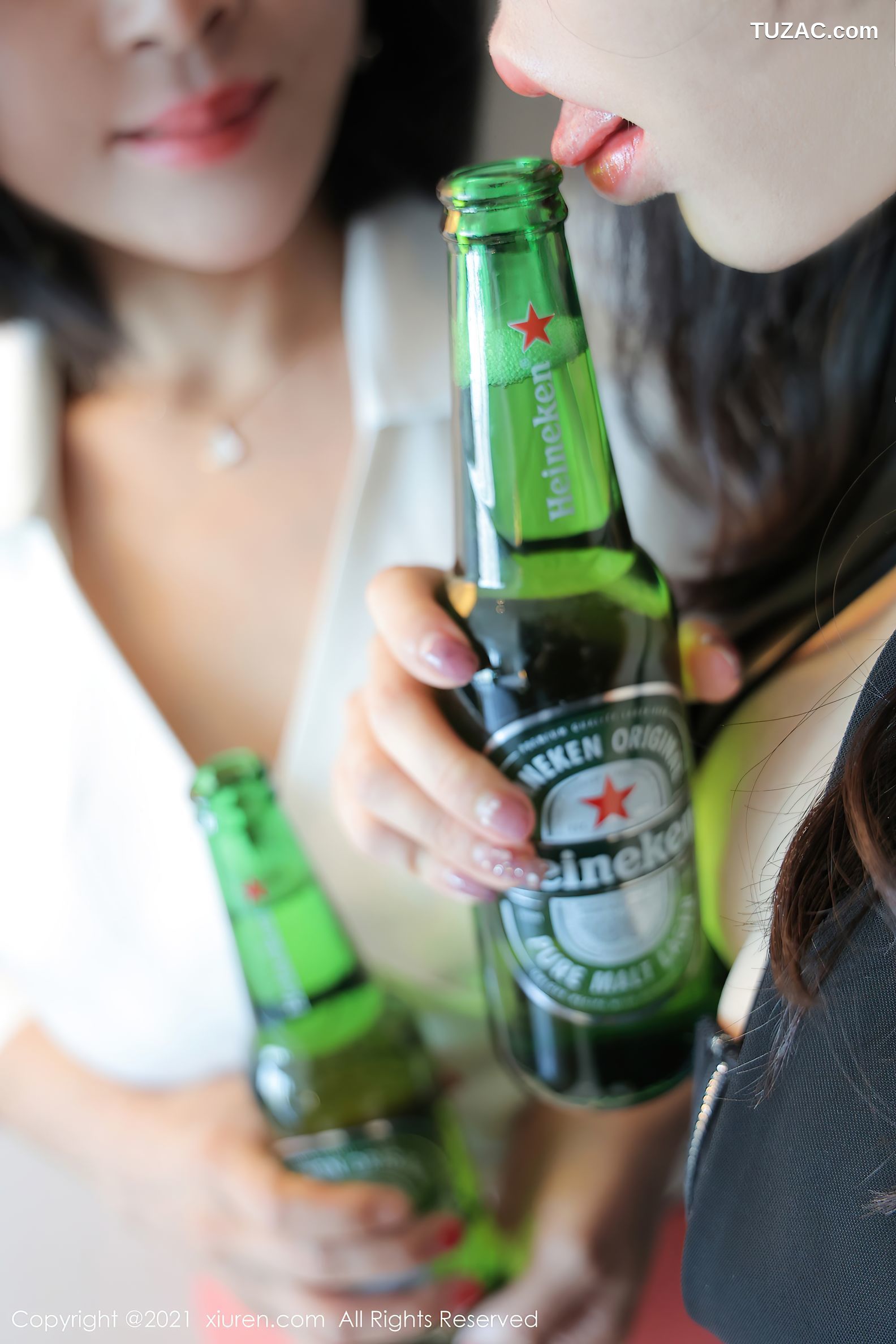 XiuRen秀人网-4047-乖乖小野喵-沈欢欣-性感姐妹花情趣服饰-2021.10.12