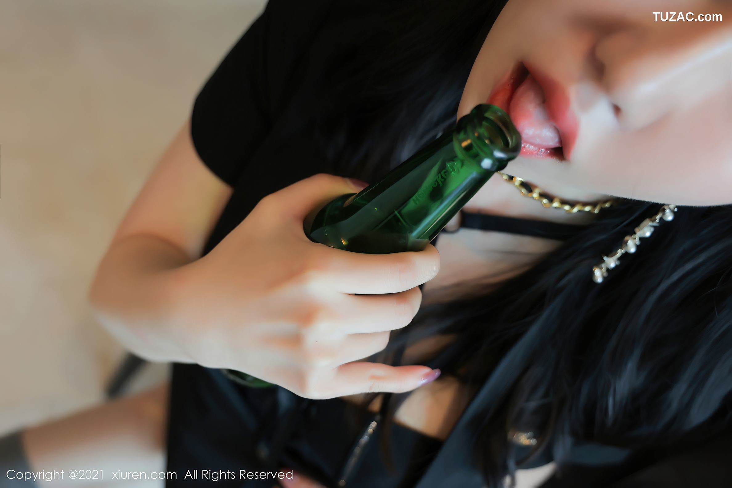 XiuRen秀人网-4047-乖乖小野喵-沈欢欣-性感姐妹花情趣服饰-2021.10.12