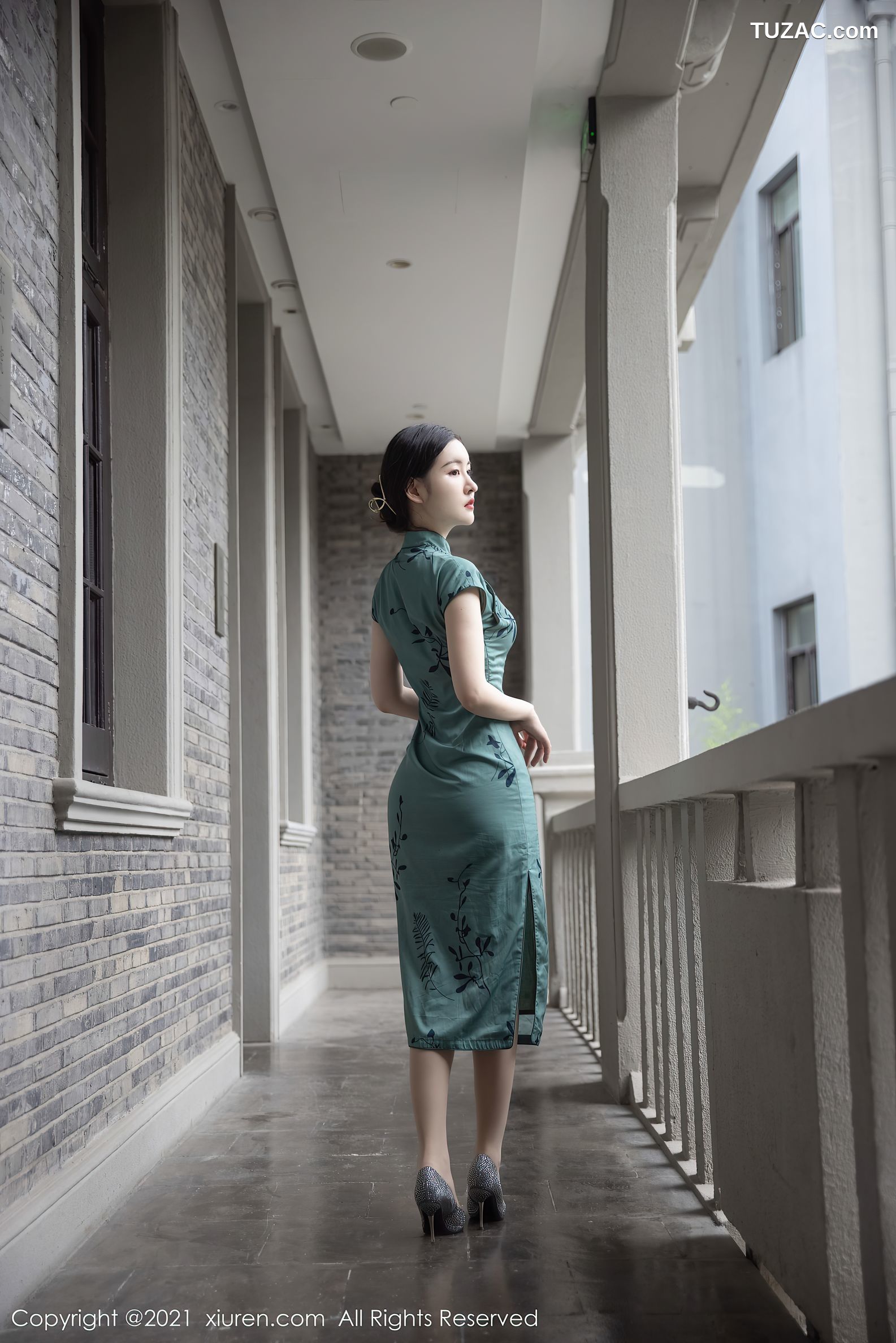 XiuRen秀人网-4048-沈梦瑶-古典浪漫旗袍超薄肉丝裤袜-2021.10.12