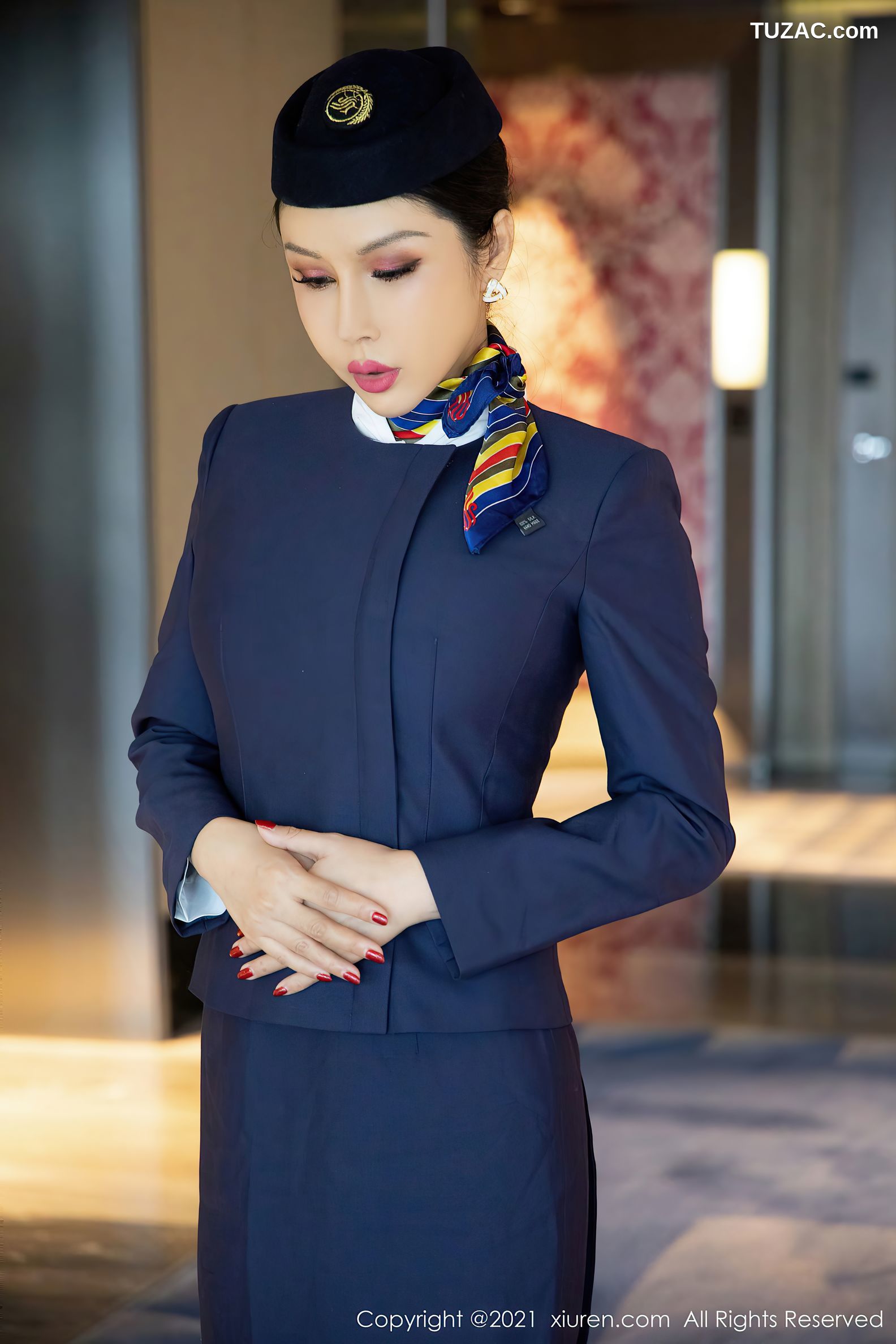 XiuRen秀人网-4050-田冰冰-三亚旅拍空姐制服主题蕾丝内衣肉丝-2021.10.12