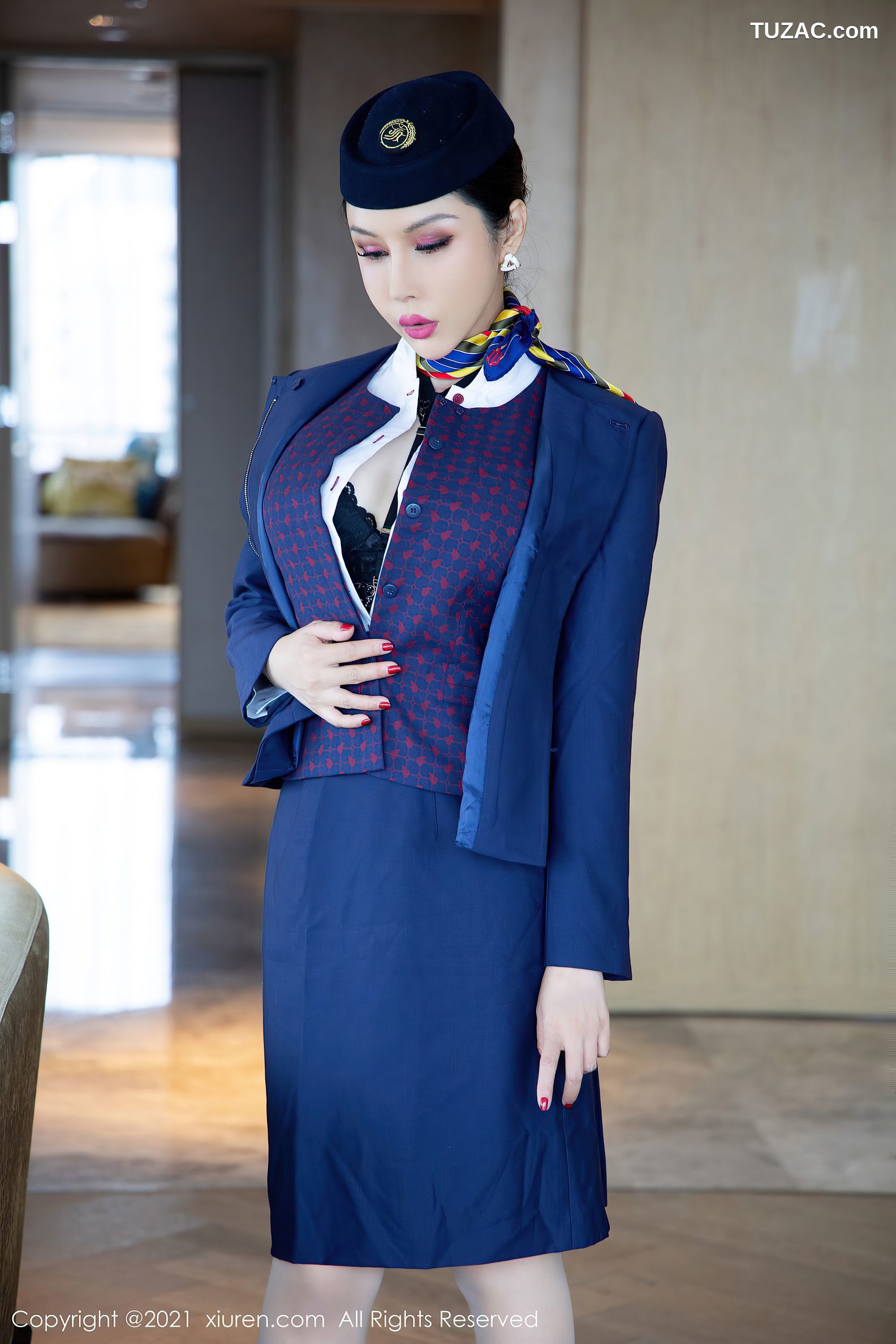 XiuRen秀人网-4050-田冰冰-三亚旅拍空姐制服主题蕾丝内衣肉丝-2021.10.12