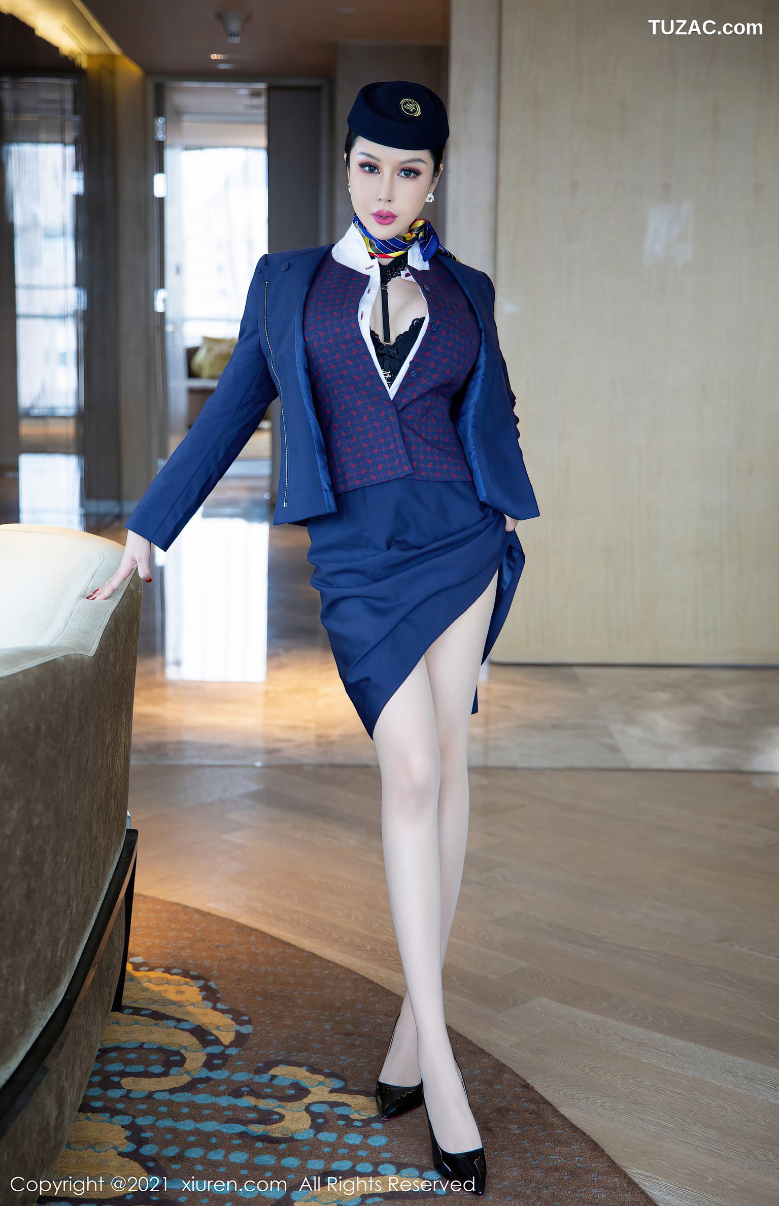 XiuRen秀人网-4050-田冰冰-三亚旅拍空姐制服主题蕾丝内衣肉丝-2021.10.12