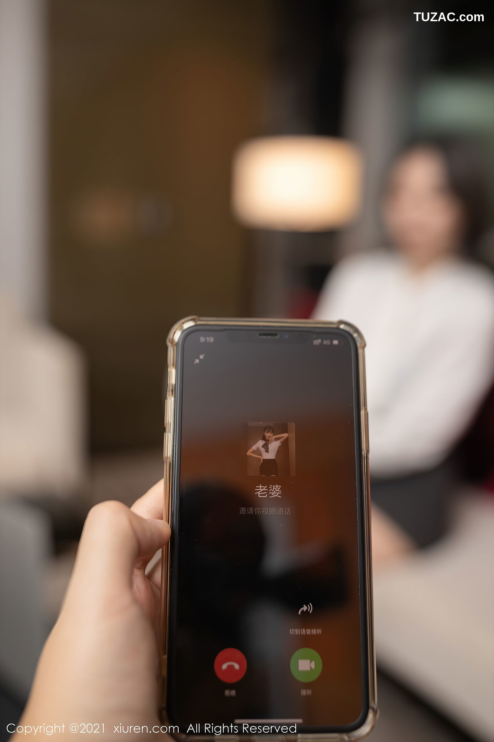 XiuRen秀人网-4051-安然Maleah-重庆旅拍加班主题短裙下肉丝-2021.10.12