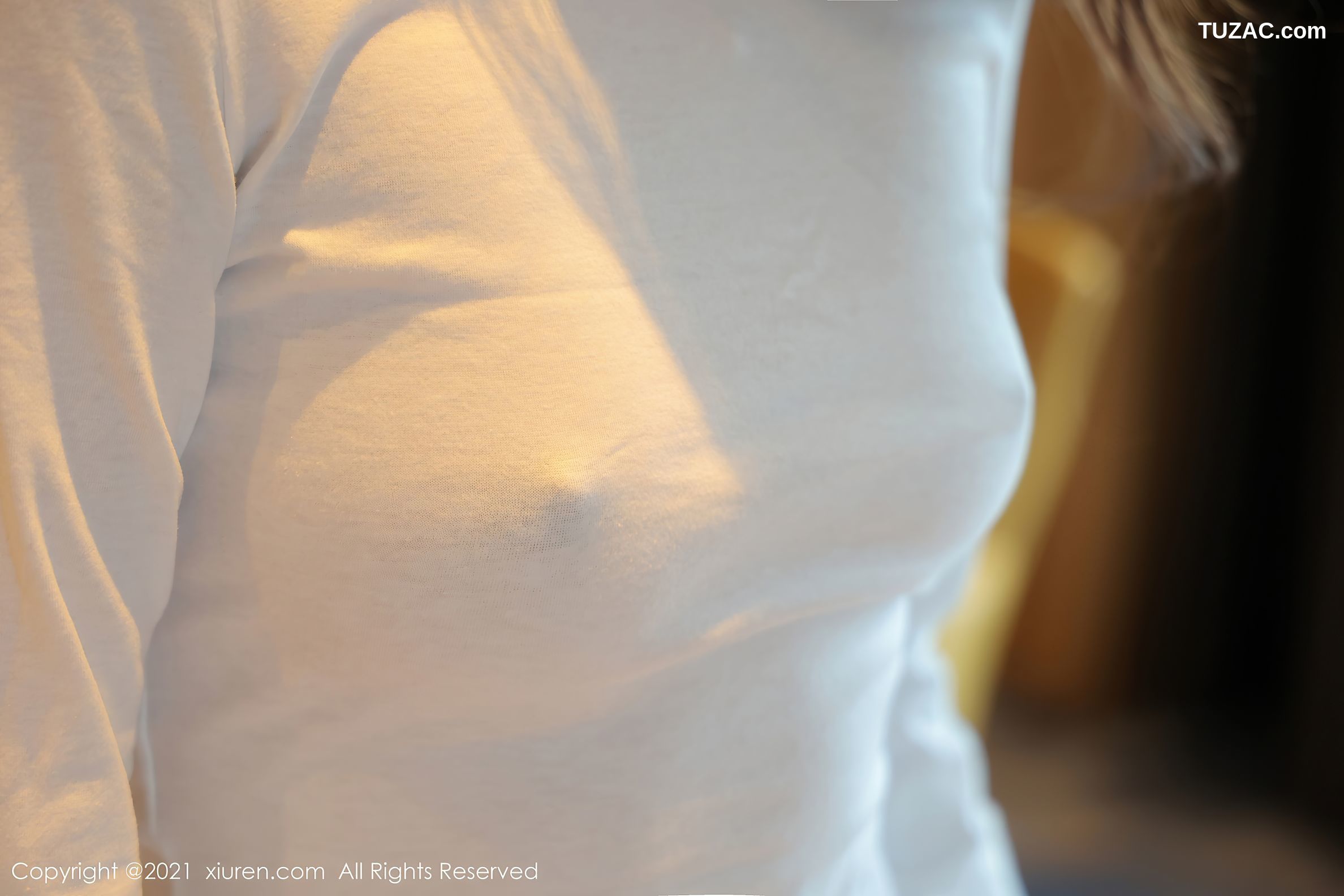 XiuRen秀人网-4071-周慕汐Baby-洁白服饰白丝吊带袜-2021.10.15