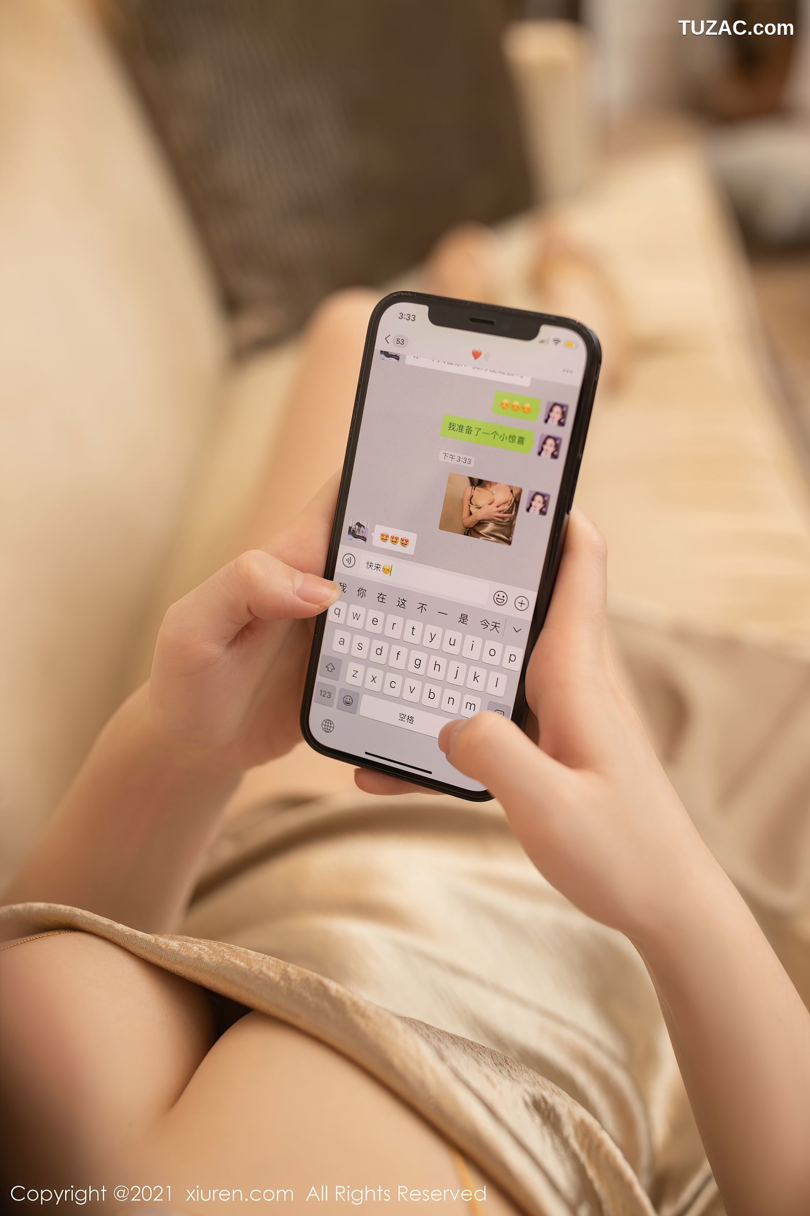 XiuRen秀人网-4074-鱼子酱Fish-江浙沪旅拍剧情主题金色礼裙-2021.10.15