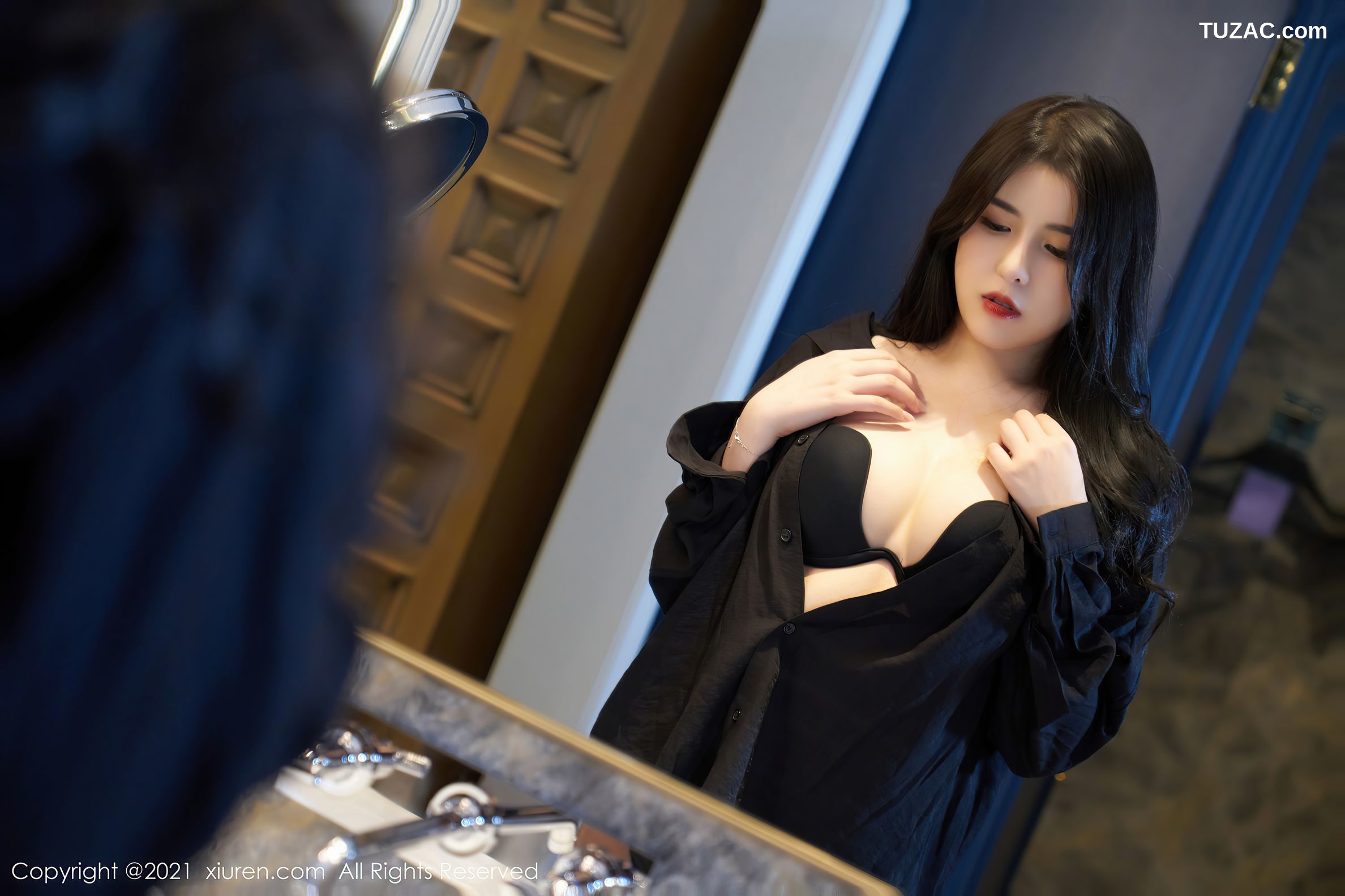 XiuRen秀人网-4089-韩静安-大理旅拍浴室性感内衣黑丝吊带袜-2021.10.20