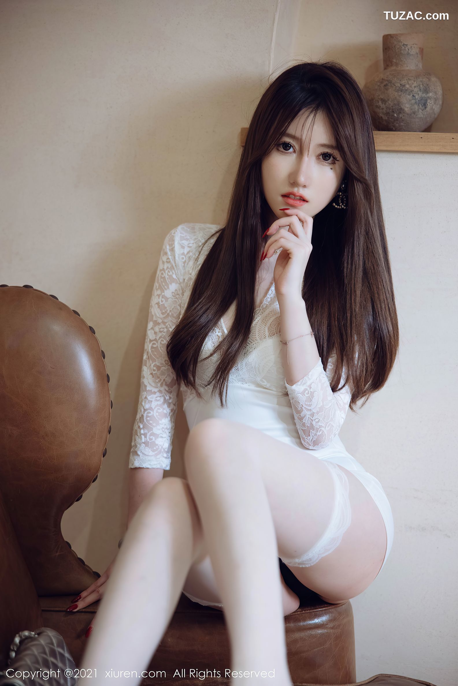 XiuRen秀人网-4121-美桃酱-长三角旅拍情趣内裤蕾丝吊带袜-2021.10.26