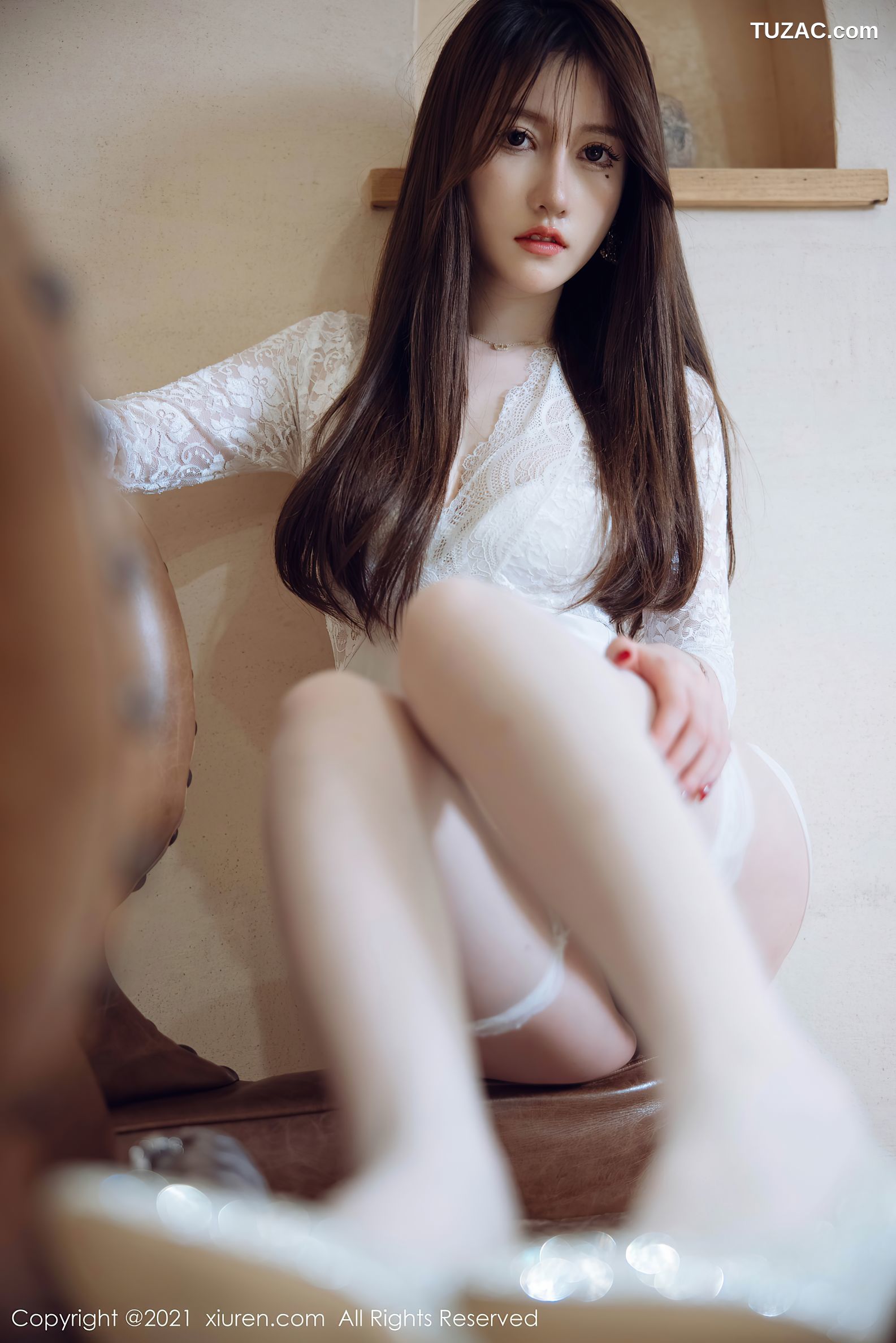 XiuRen秀人网-4121-美桃酱-长三角旅拍情趣内裤蕾丝吊带袜-2021.10.26