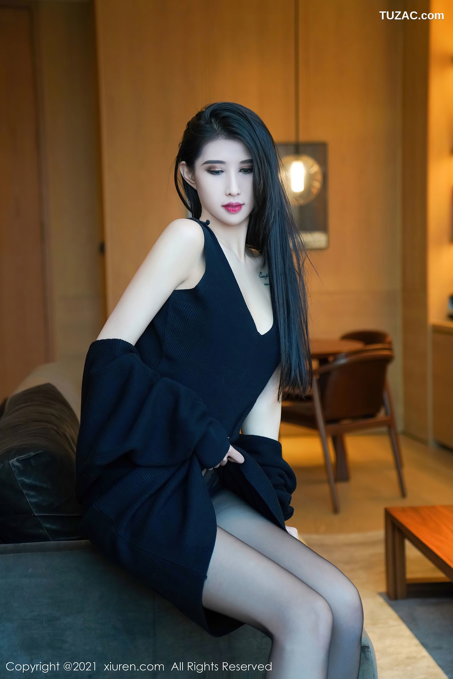 XiuRen秀人网-4124-葛征-净高184cm-三亚旅拍黑色服饰黑丝-2021.10.27