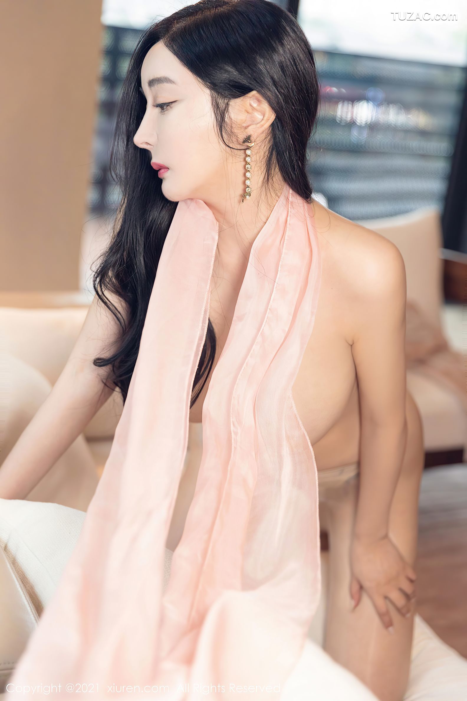 XiuRen秀人网-4129-允爾-成都旅拍轻薄绚丽服饰肉丝-2021.10.27