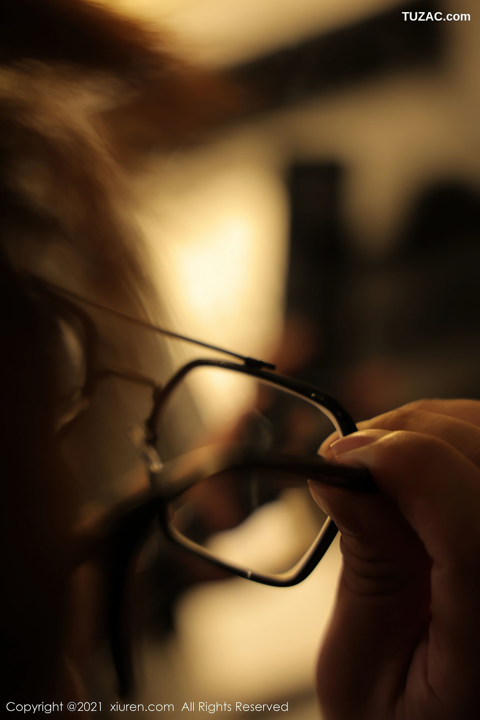 XiuRen秀人网-4132-Summer宝宝-经典职业OL主题撩黑短裙翘臀-2021.10.28